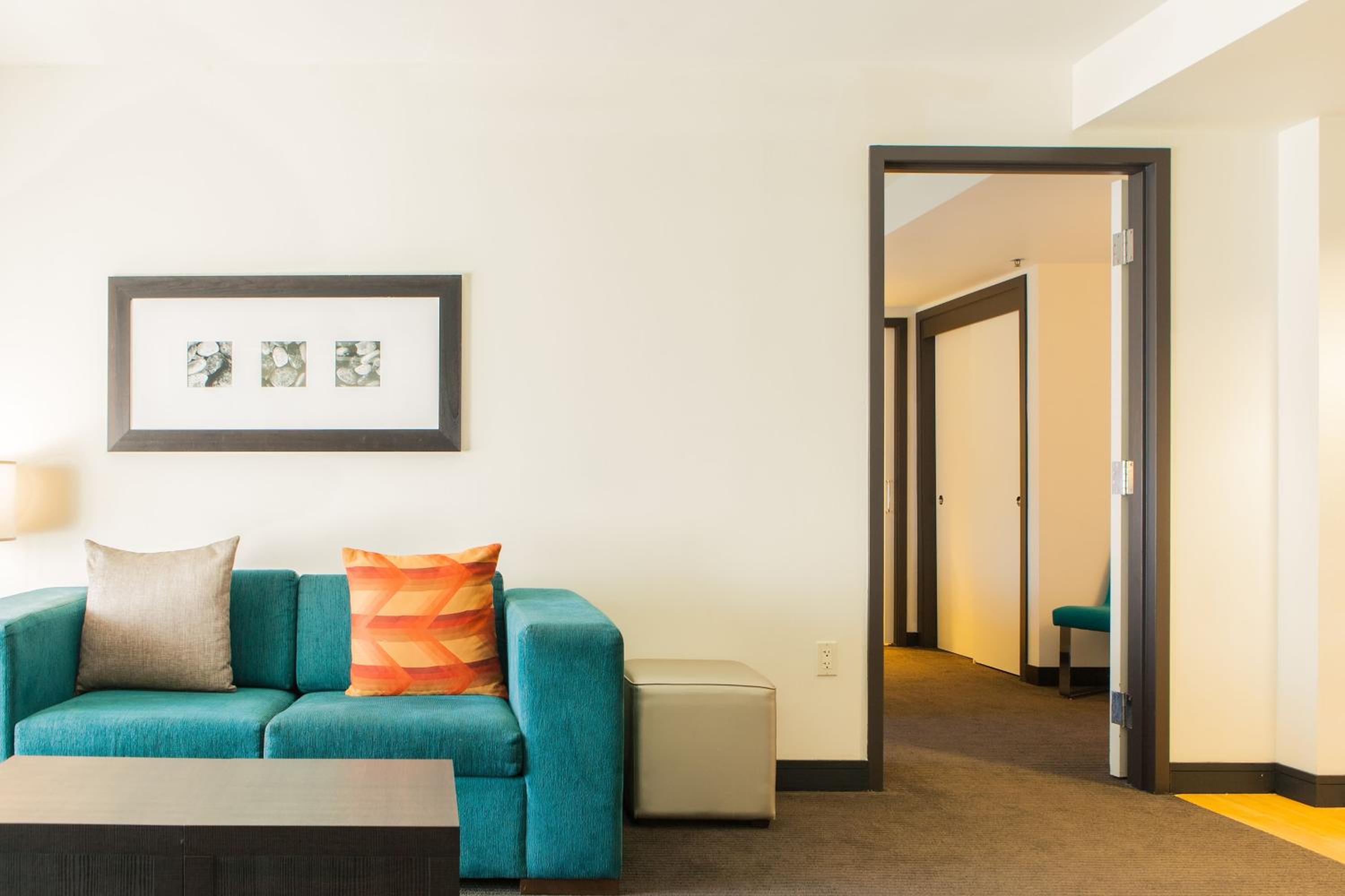 Ultra Savvy, Suite, 1 King, Sofa bed - Photo 2