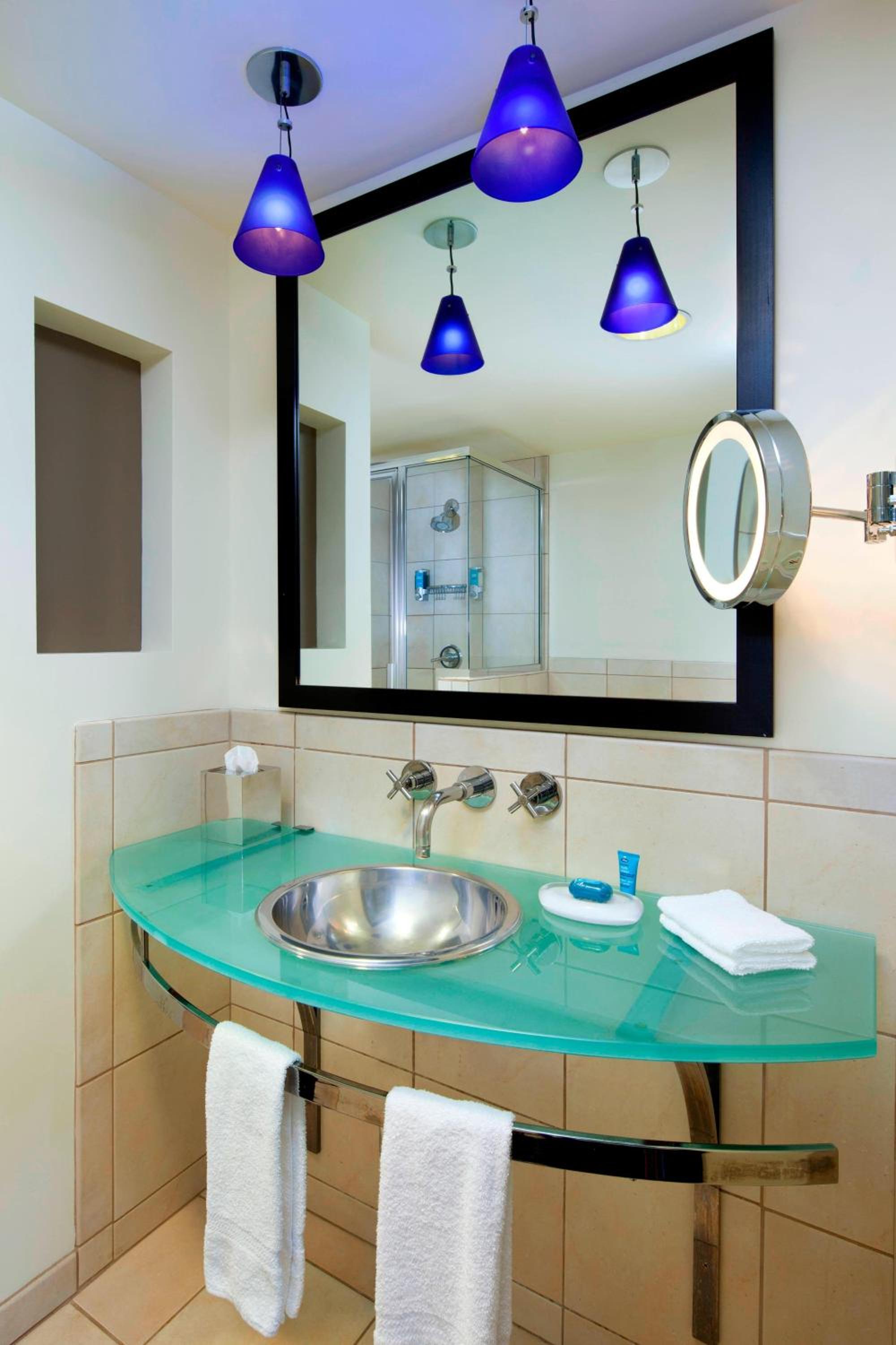 Aloft, Guest room, 1 King - Photo 3