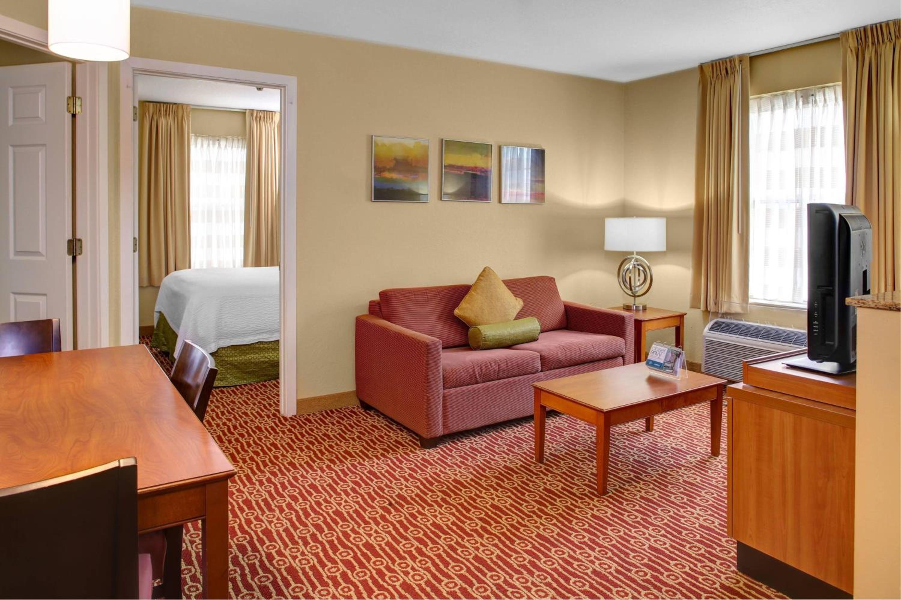 Two-Bedroom Suite - Photo 3