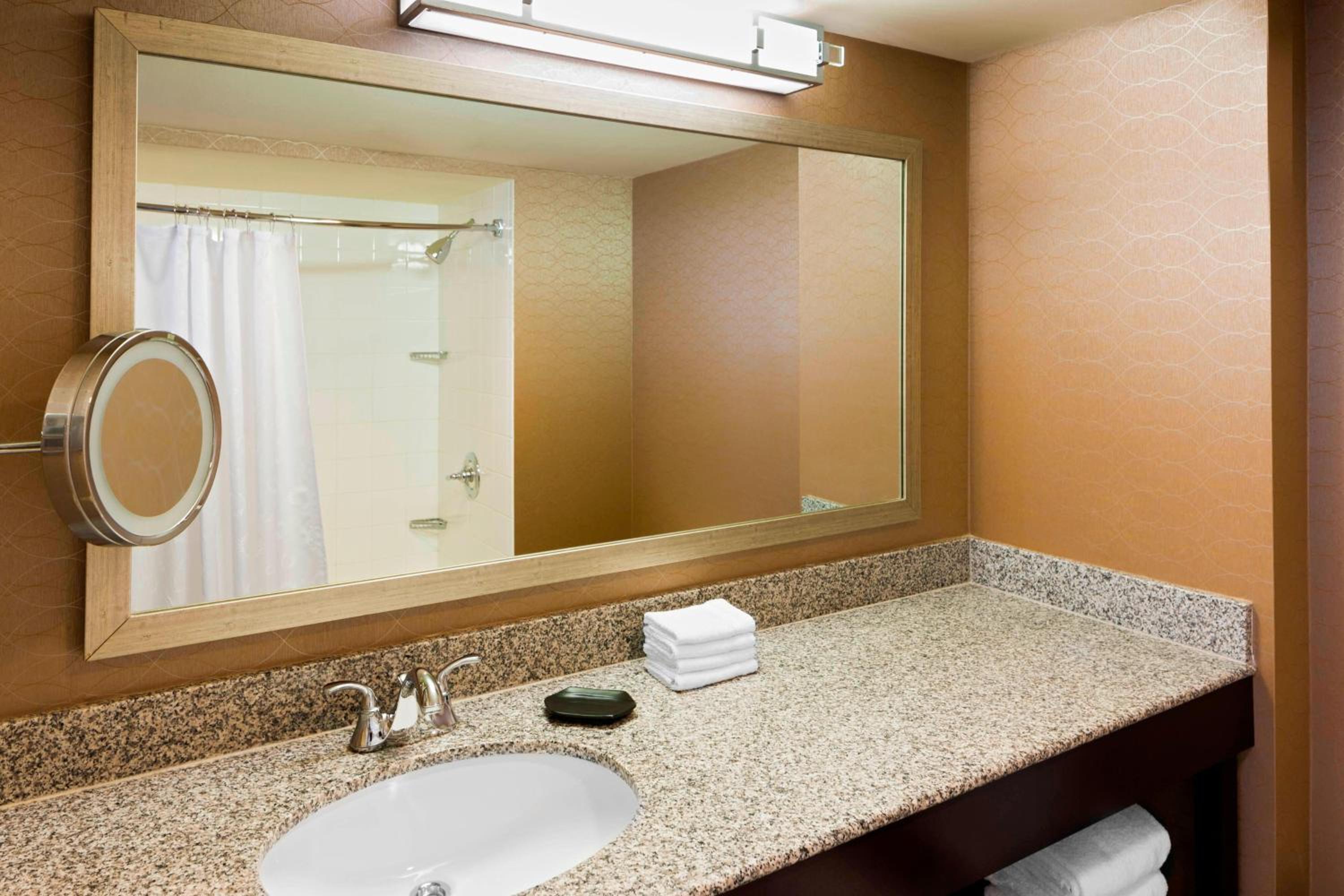 Guest Room, 1 King photo 2
