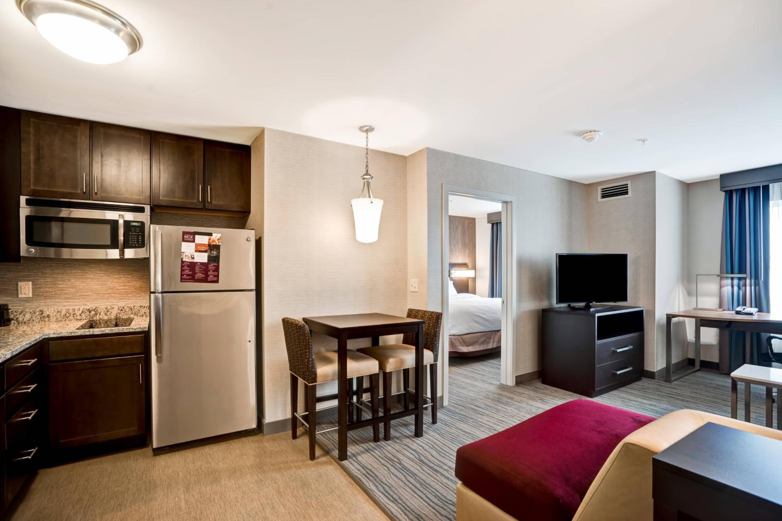 One-Bedroom King Suite photo 1