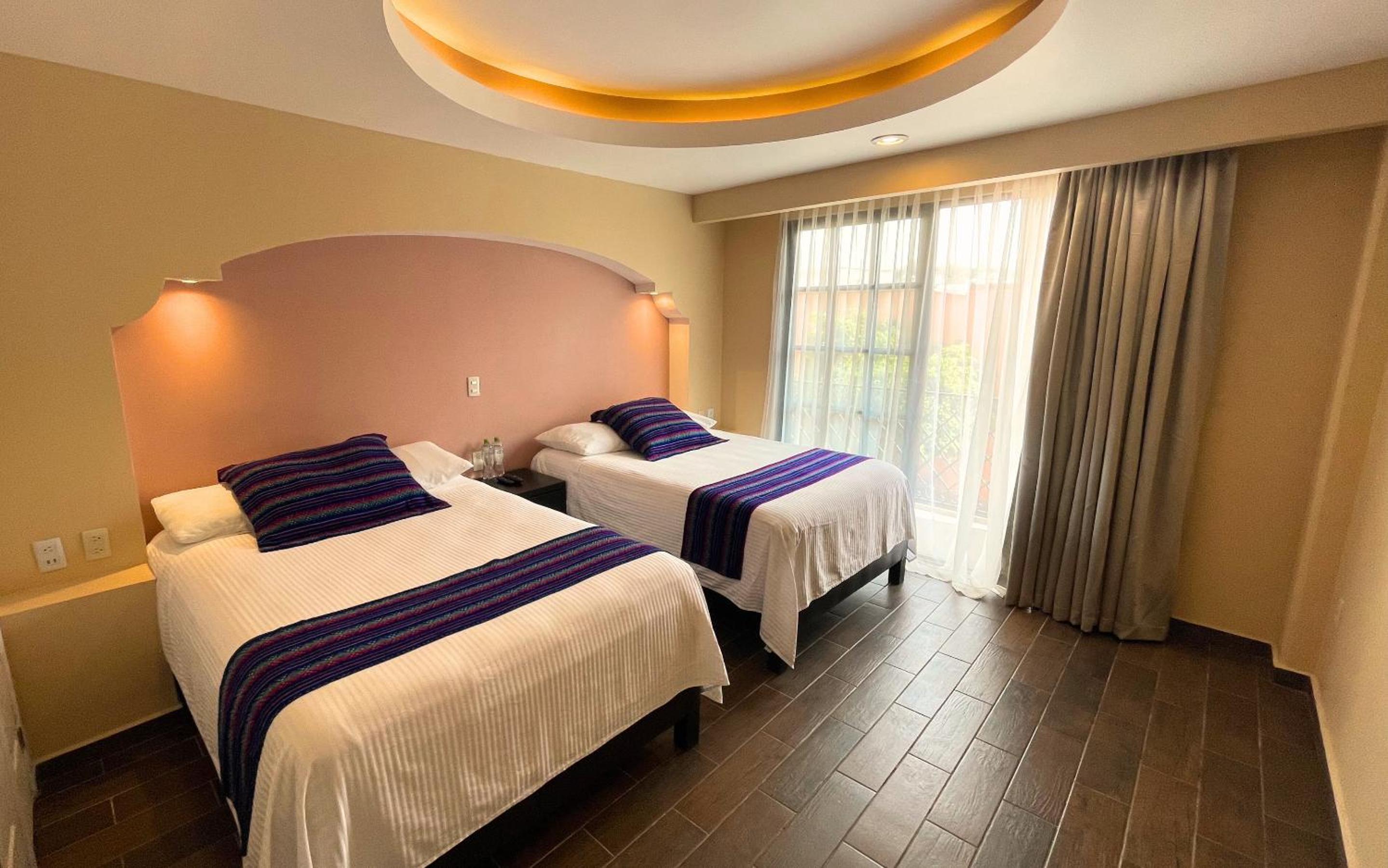 Queen Room with Two Queen Beds photo 1