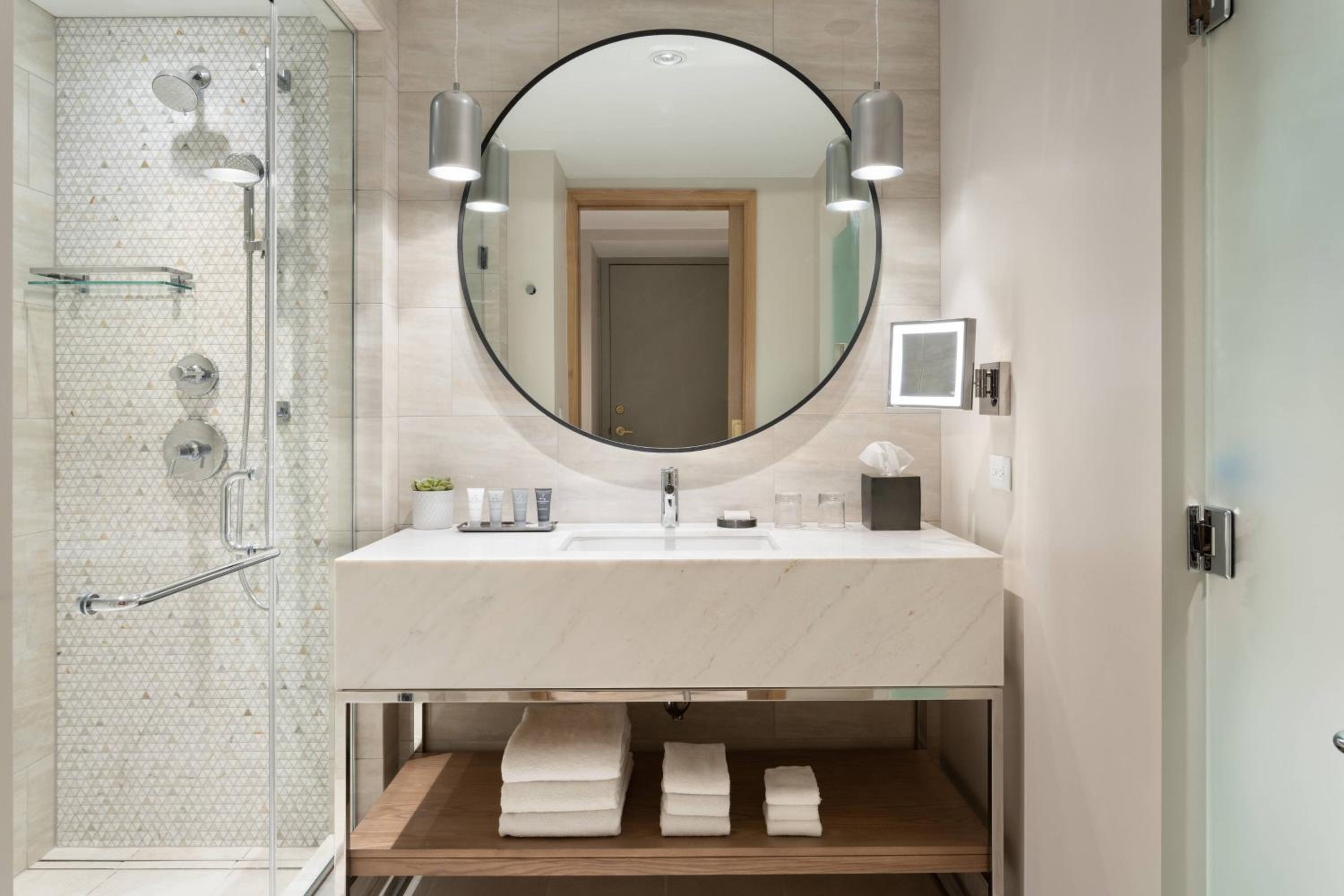 Deluxe Guest room with 2 Queen