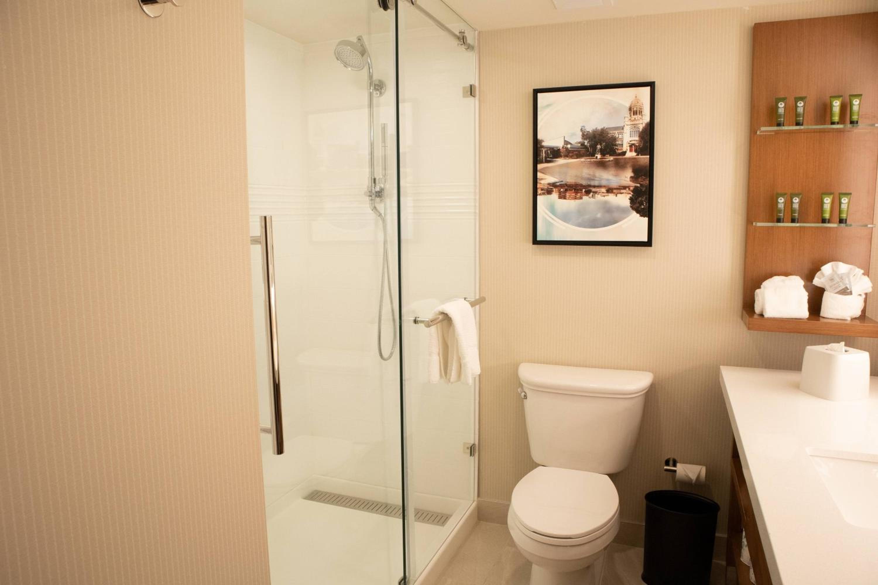 Standard King Room - Photo 2