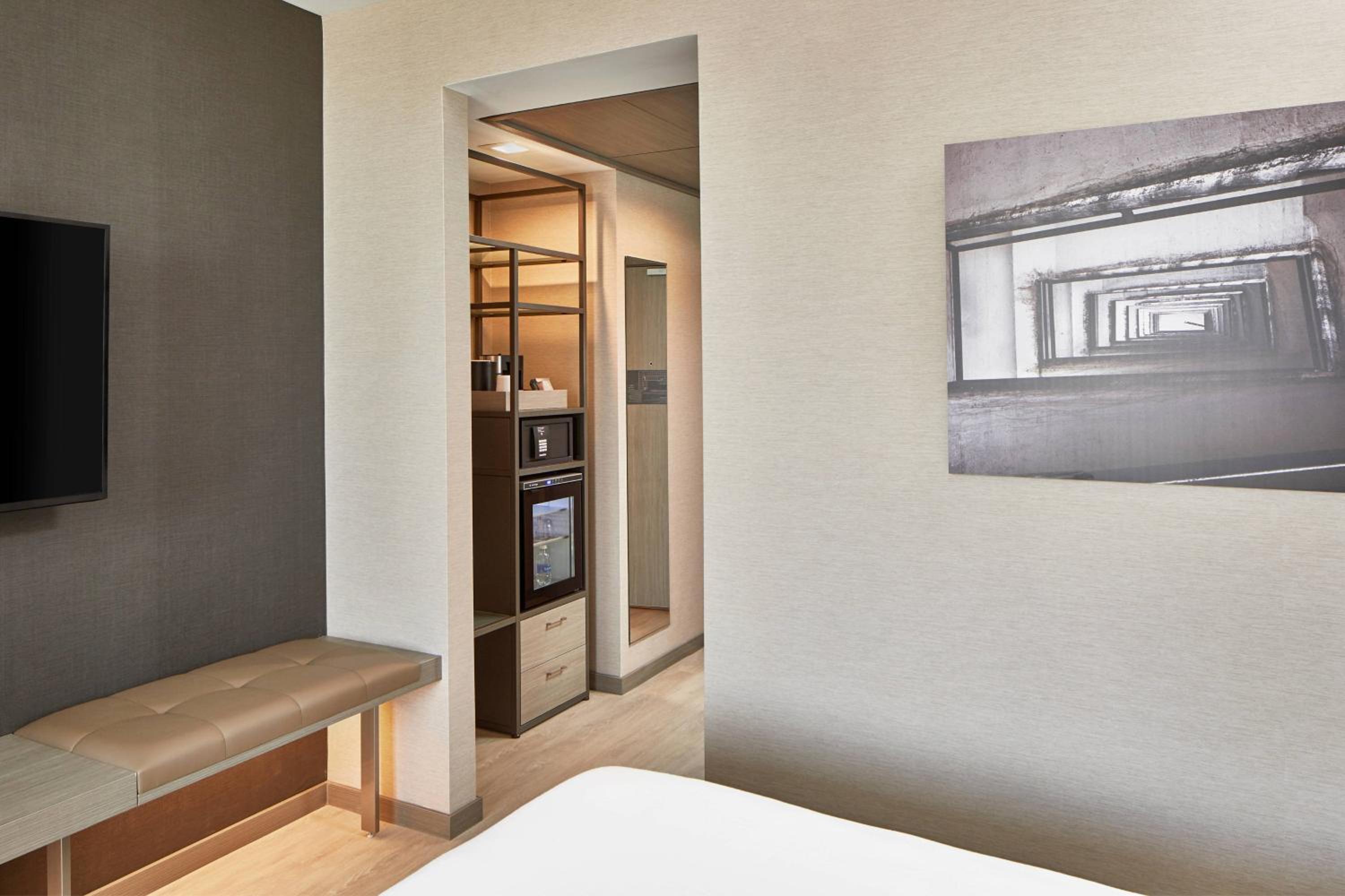 Double Queen Room - Photo 10