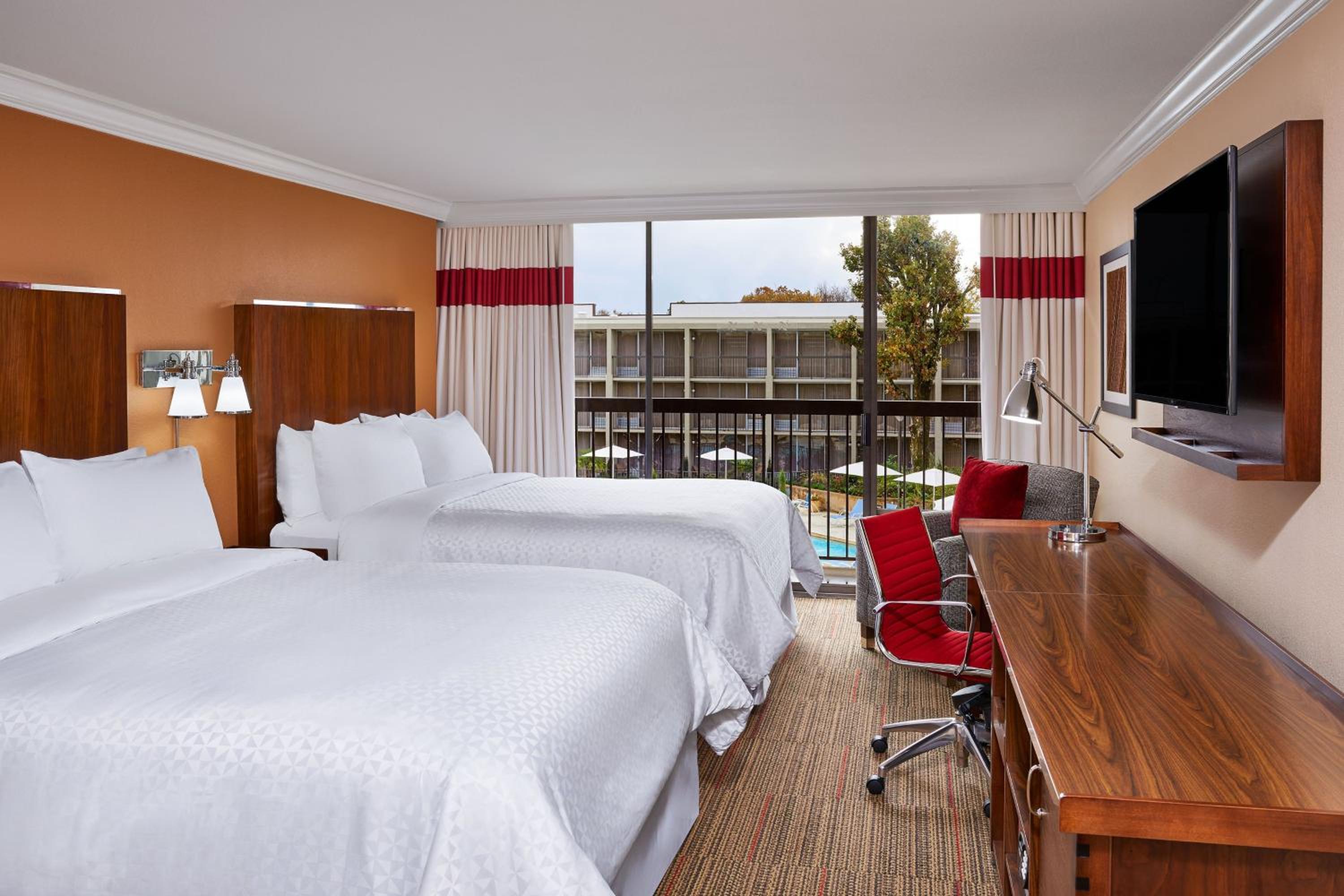 Parlor, Alternate bed: sofa bed, Pool view, Balcony