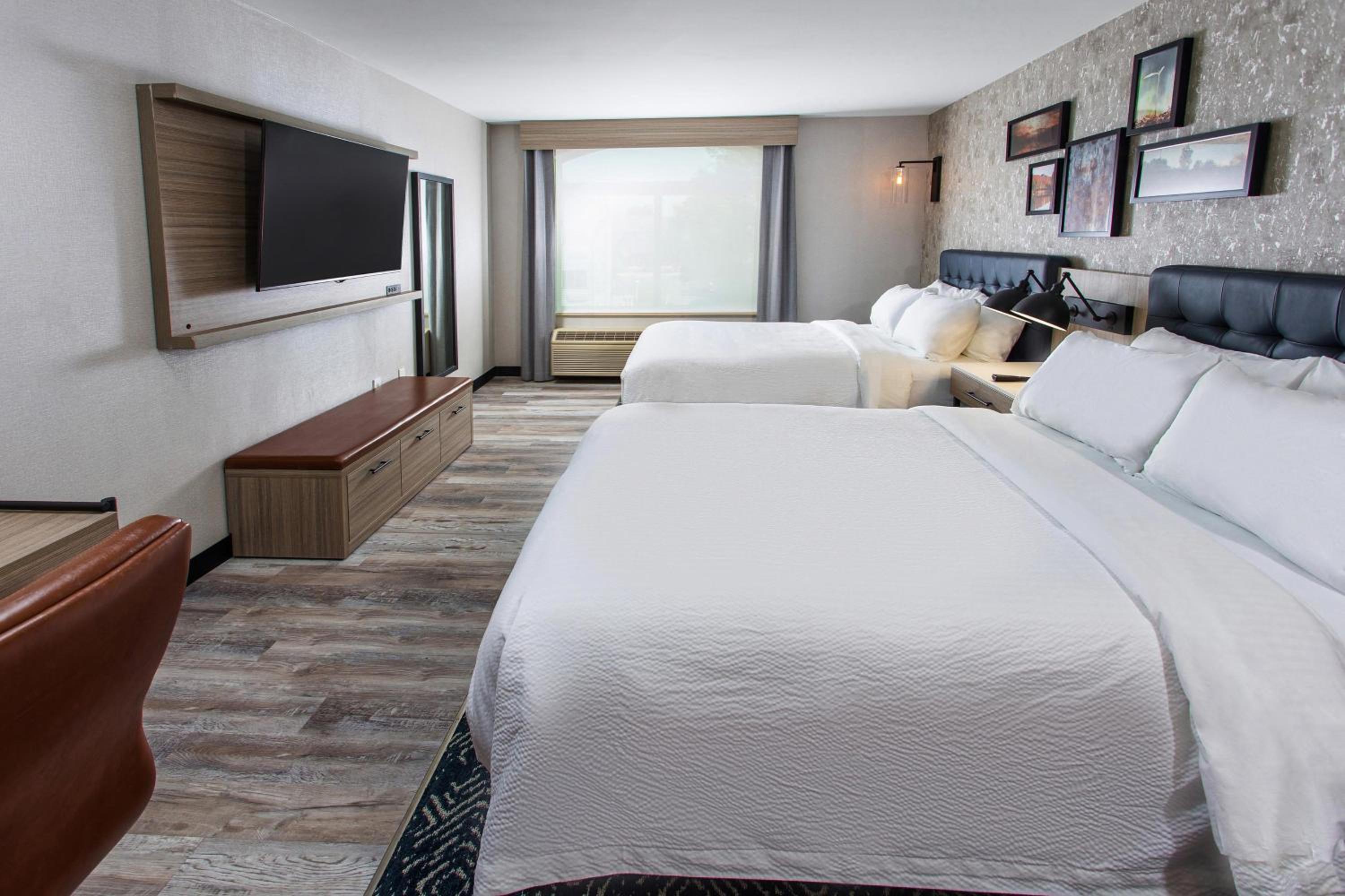 Traditional Guest room with 2 Queen Bed - Photo 1
