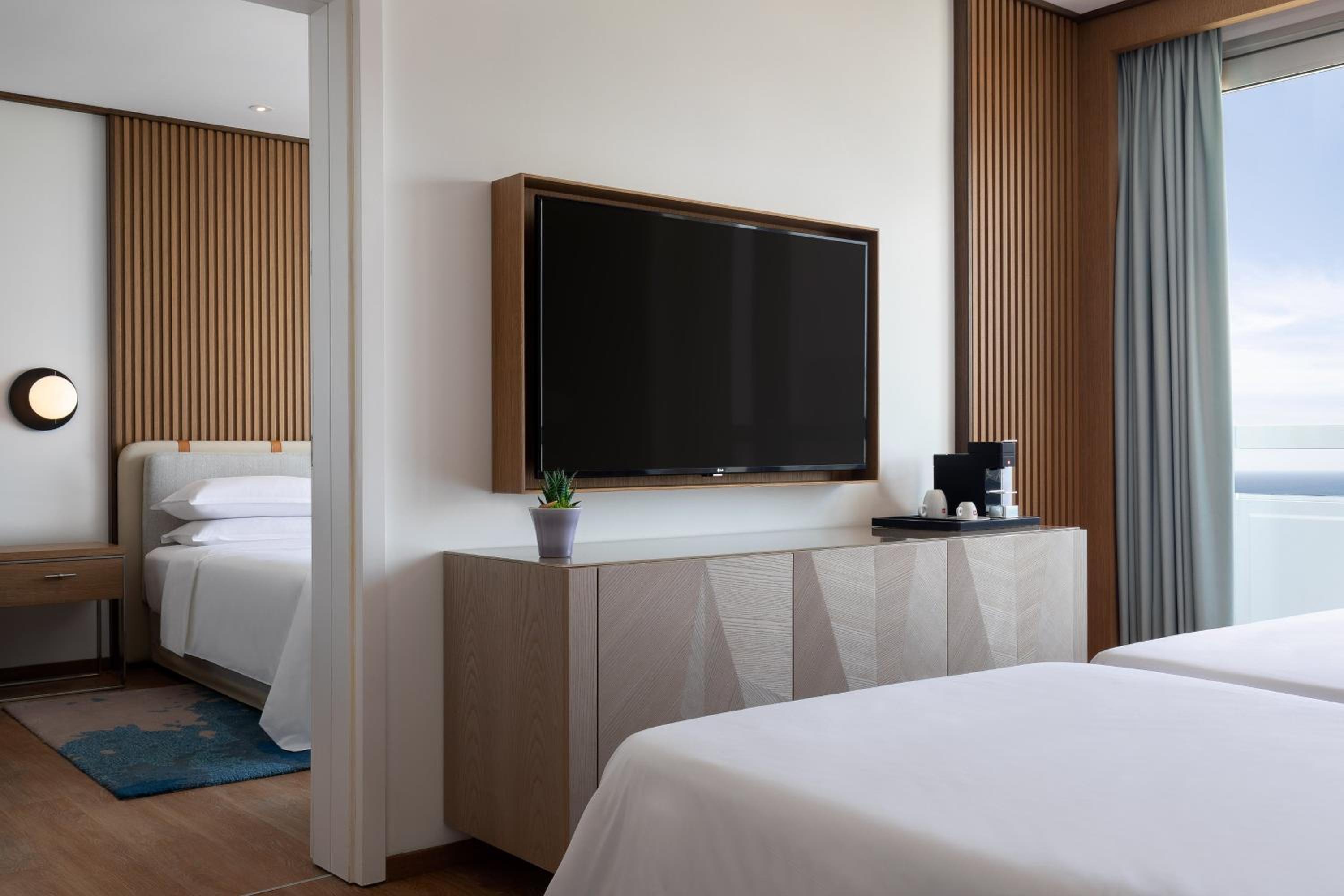 Deluxe Room, 2 Twin Beds, Non Smoking, Balcony (View)
