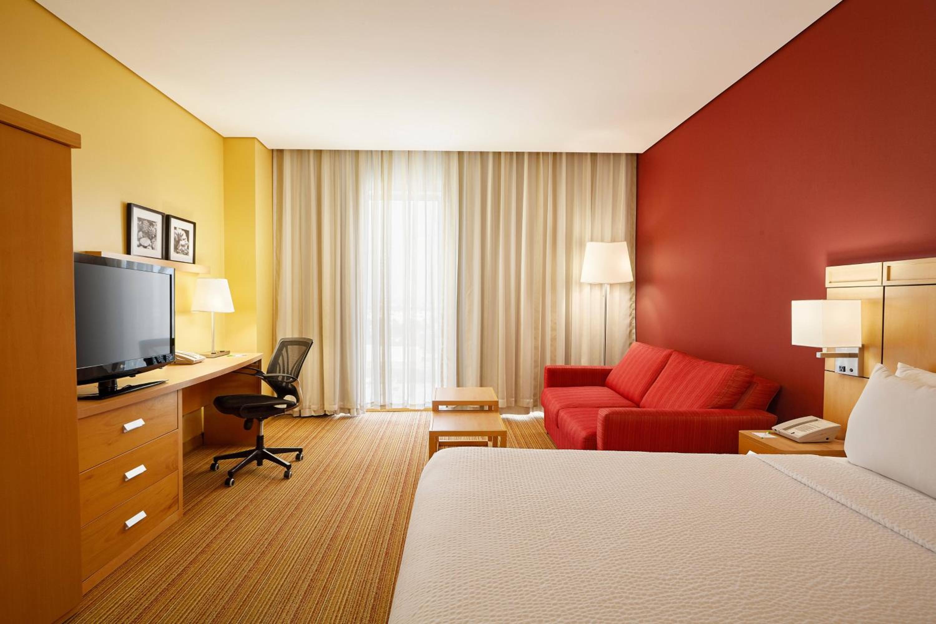 Guest room queen bed, Guest room, 1 Queen