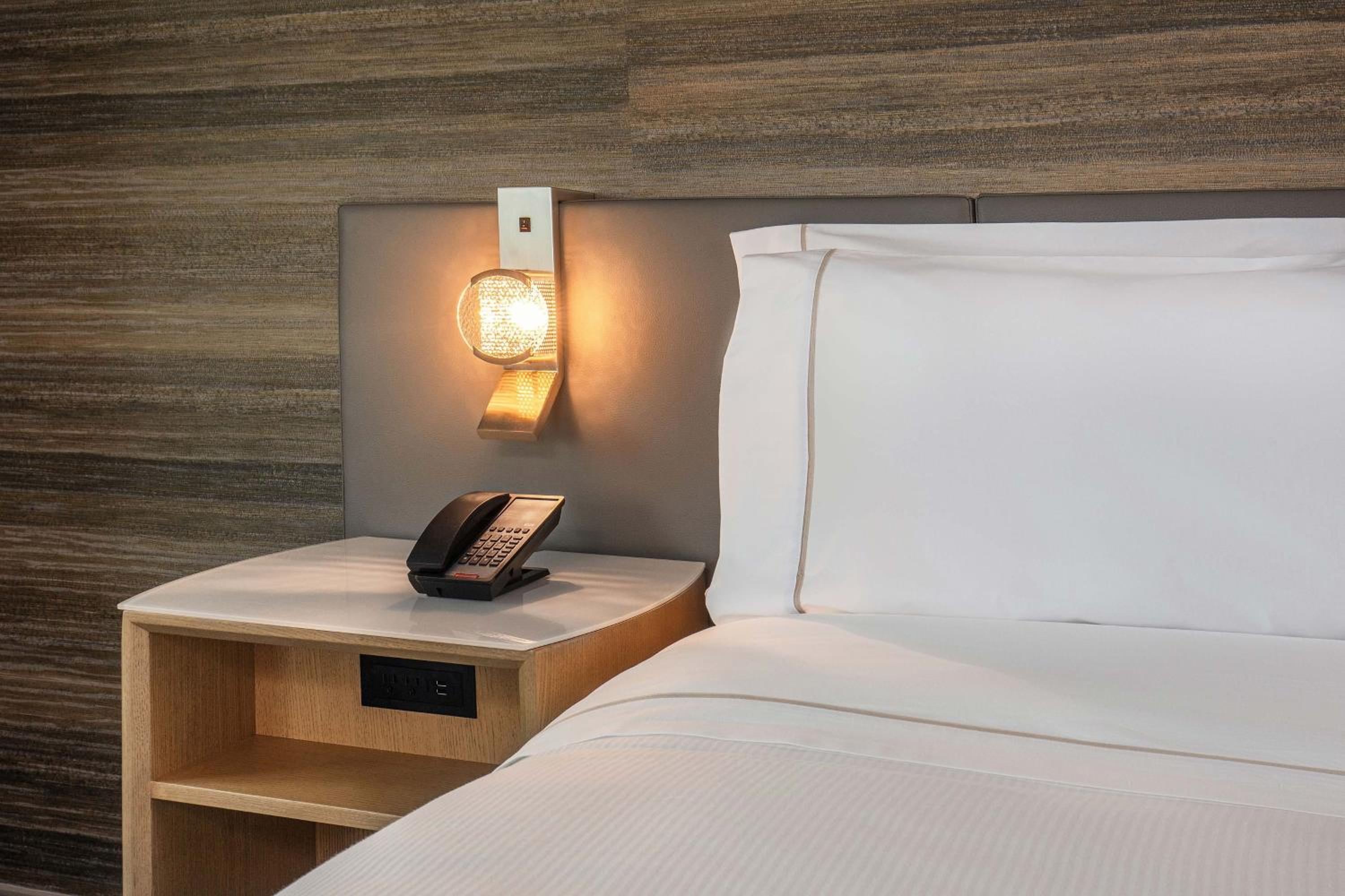 Premium, Guest room, 1 King, City view - Photo 2