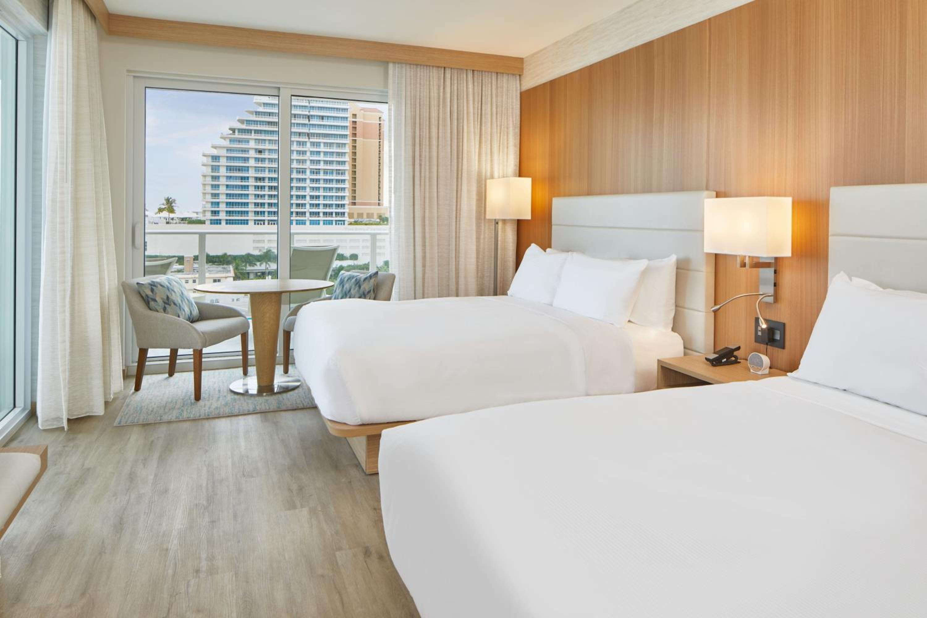 2 Queen Guest Room, Oceanfront, Wraparound Balcony