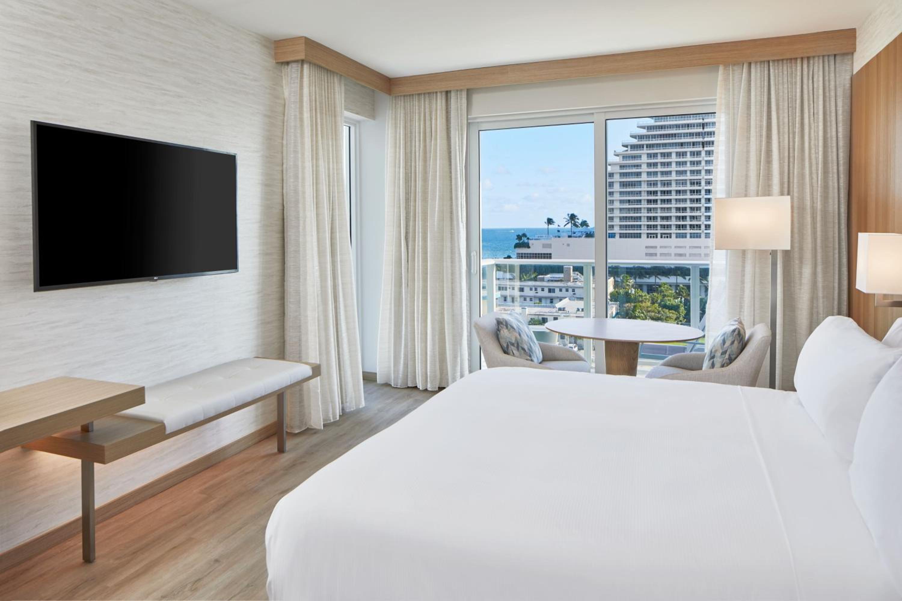 1 King Guest Room, Ocean View, Balcony