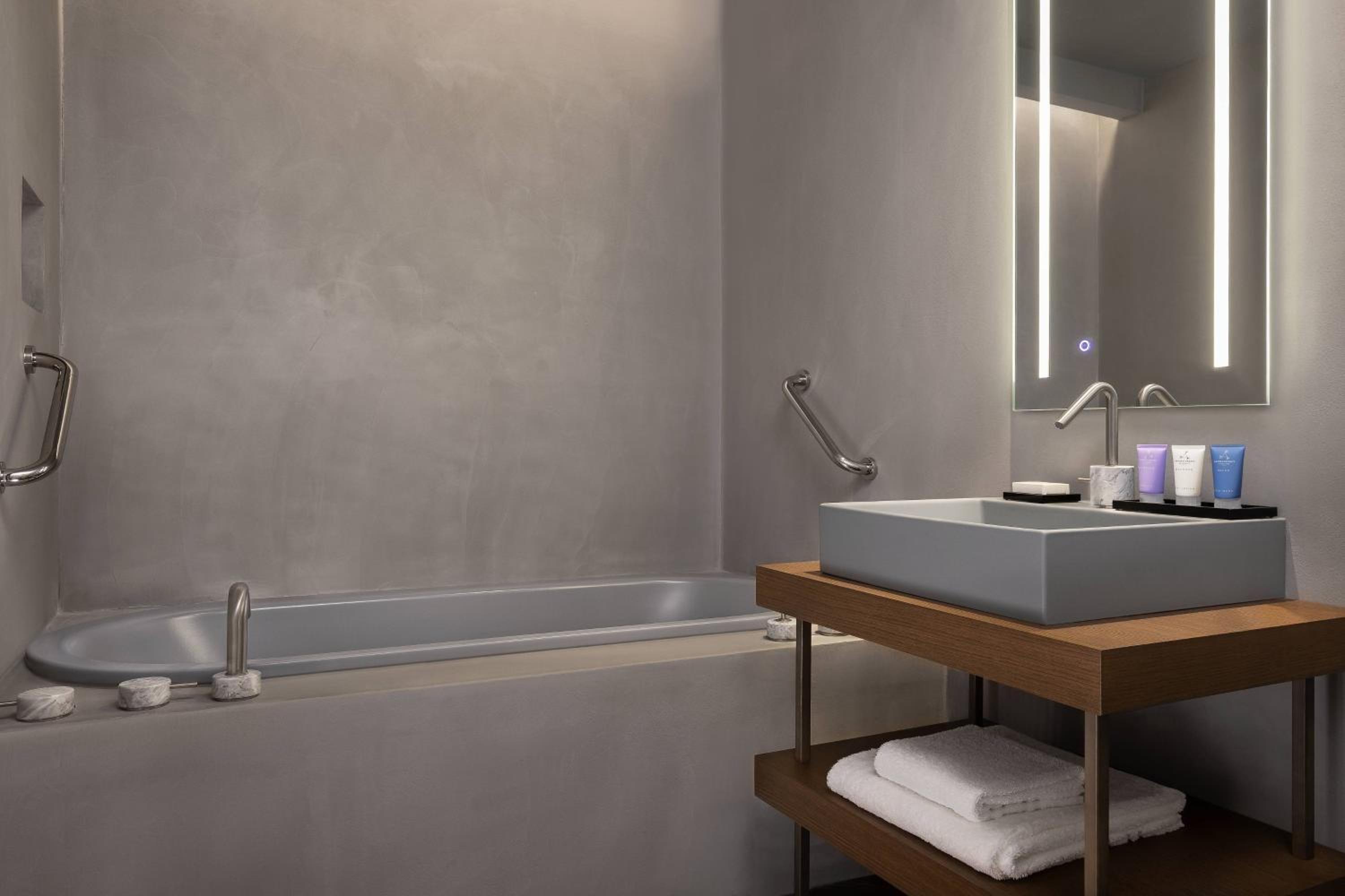 Aria, Junior Suite, 1 King, City view - Photo 2