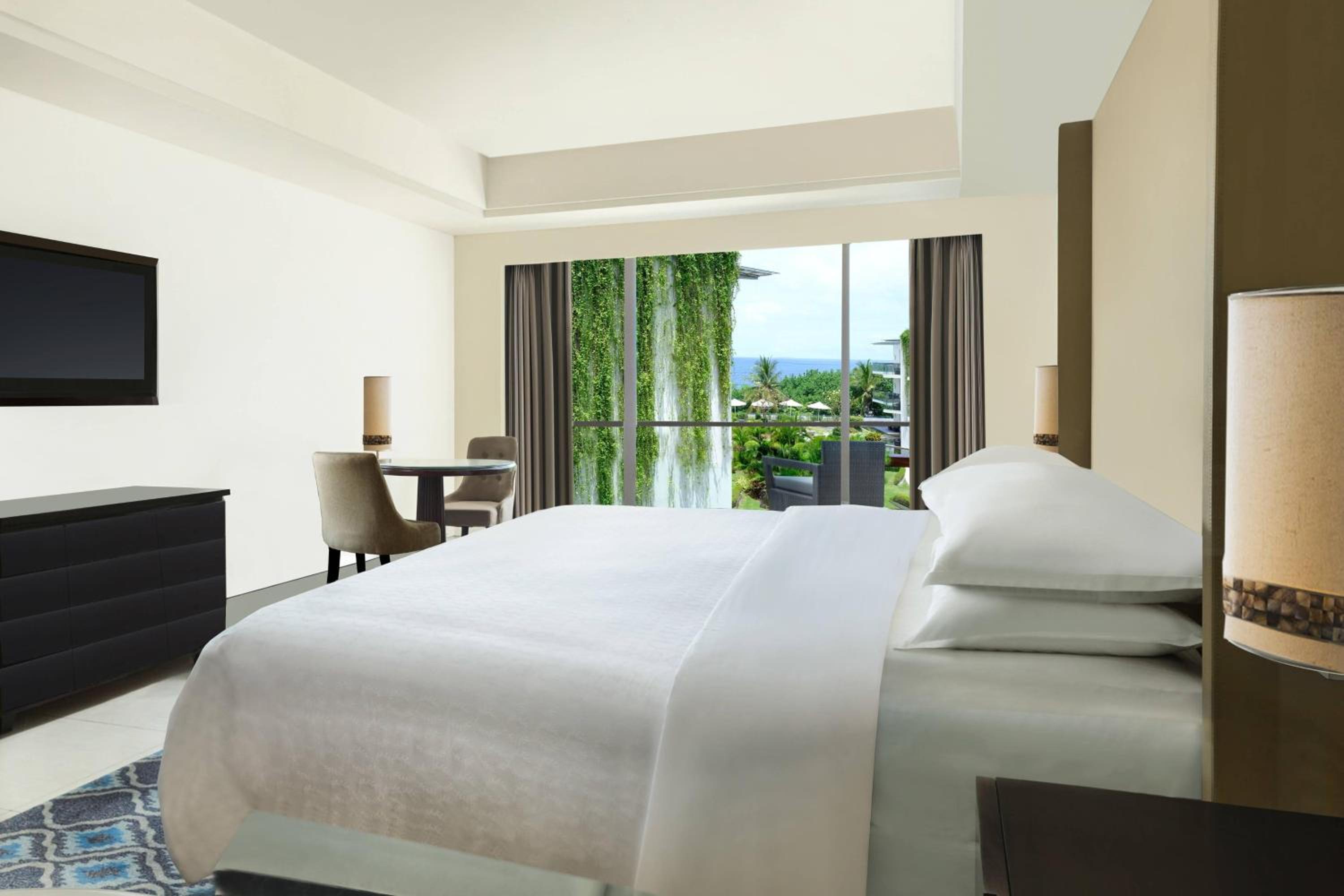 Guest Room Partial Ocean View, 1 King Bed (suitable for 2 adults & 2 children below 12 y.o. or 3 adults with Extra Bed)