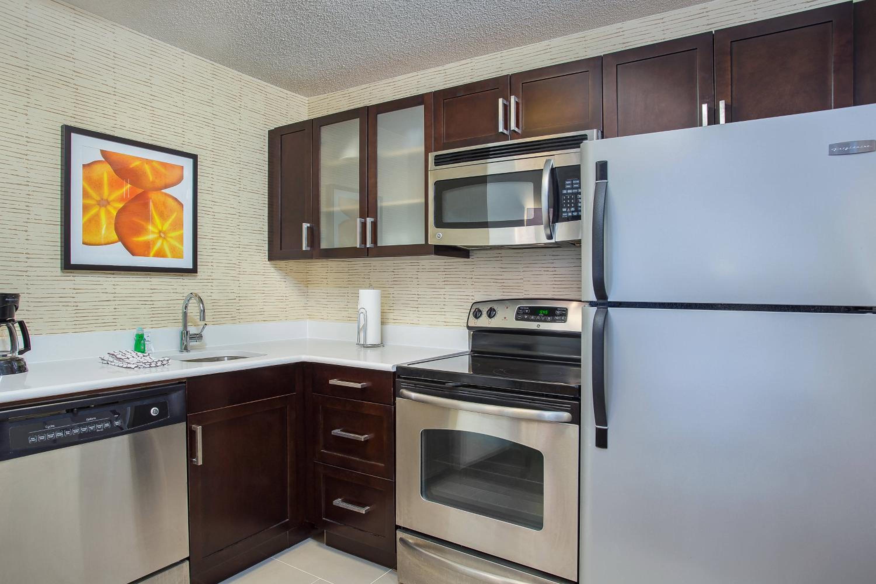 Two-Bedroom Suite with Fireplace - Photo 4