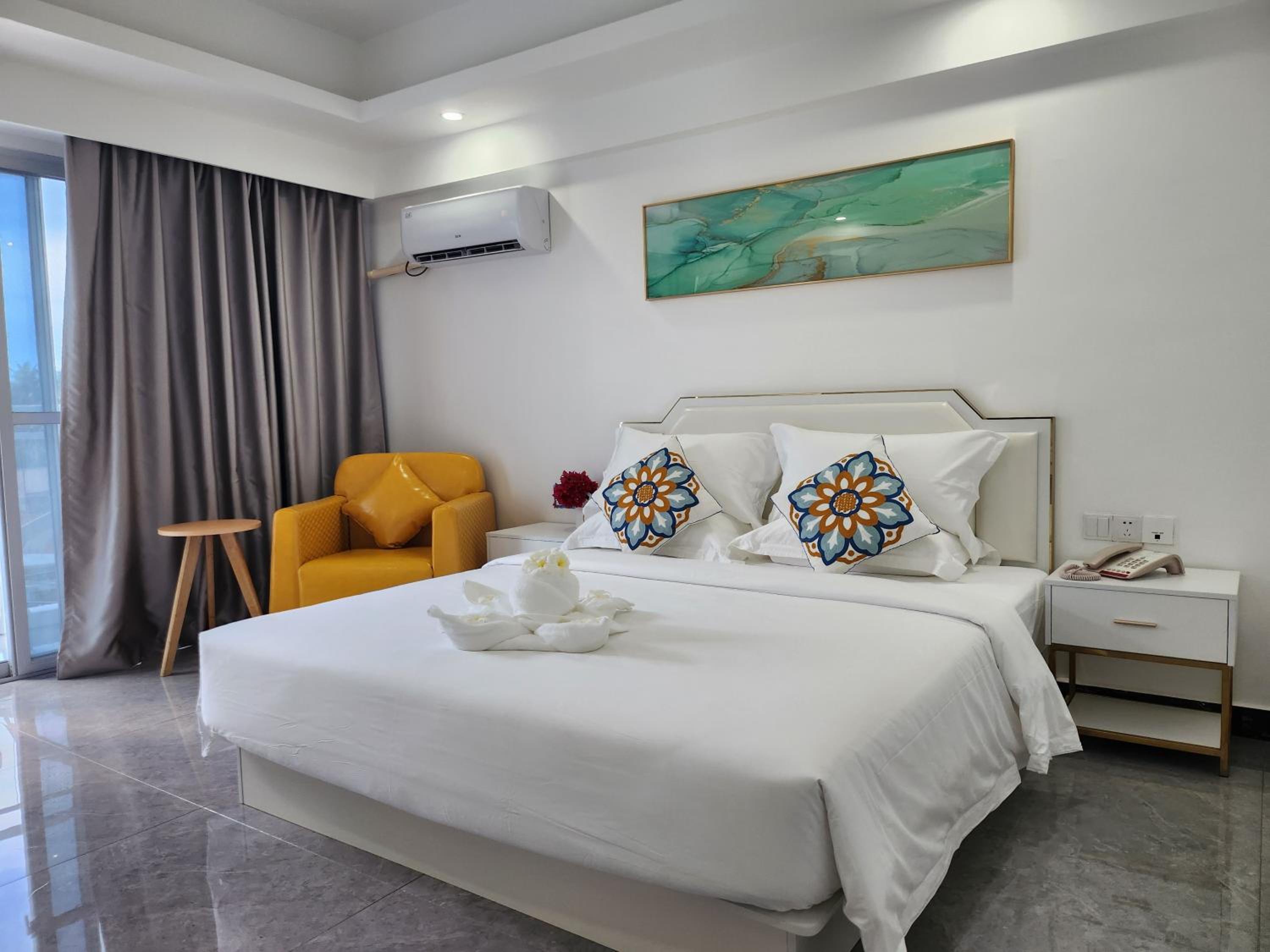 Superior King or Twin Room - Photo 17