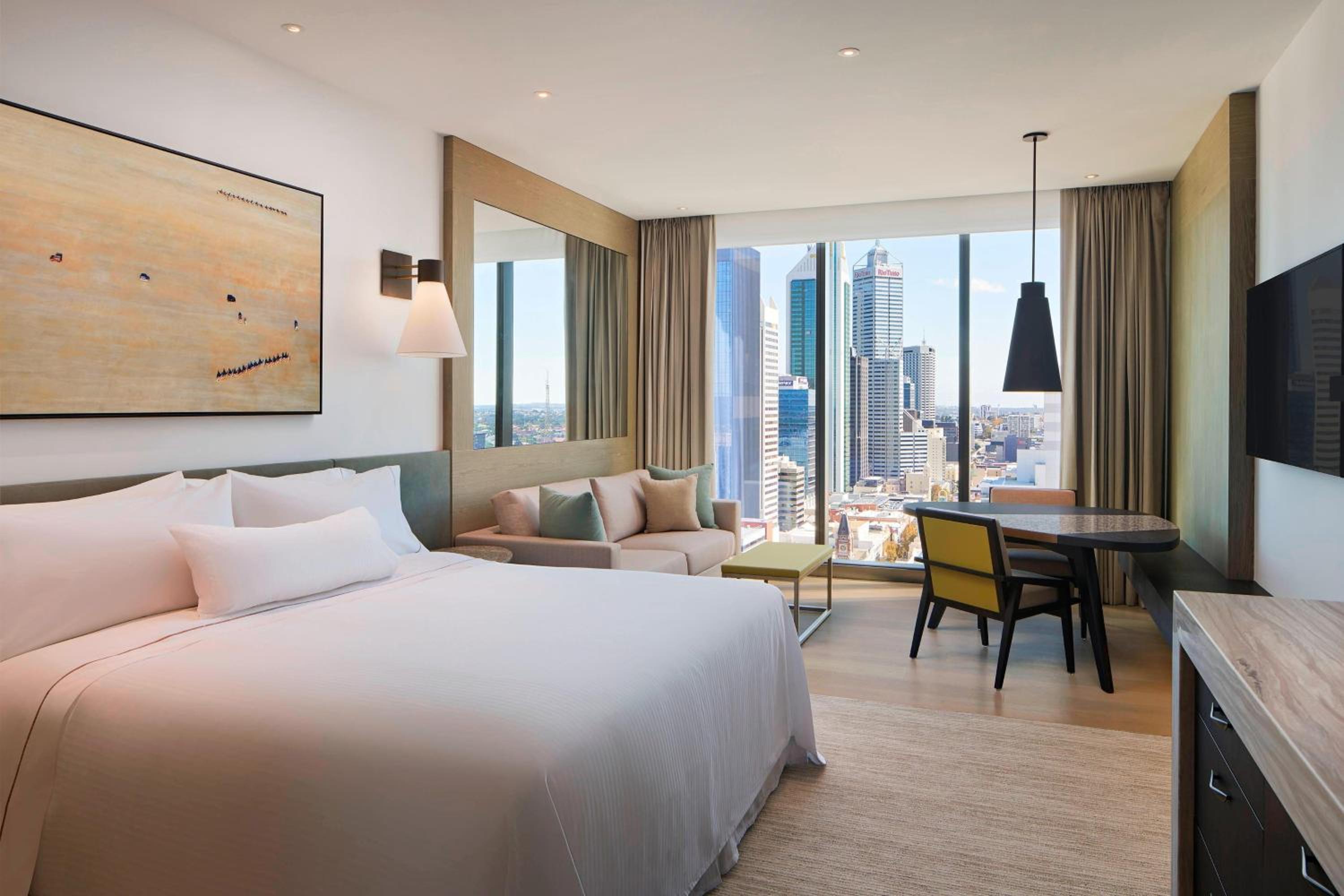 Club King Room with City View