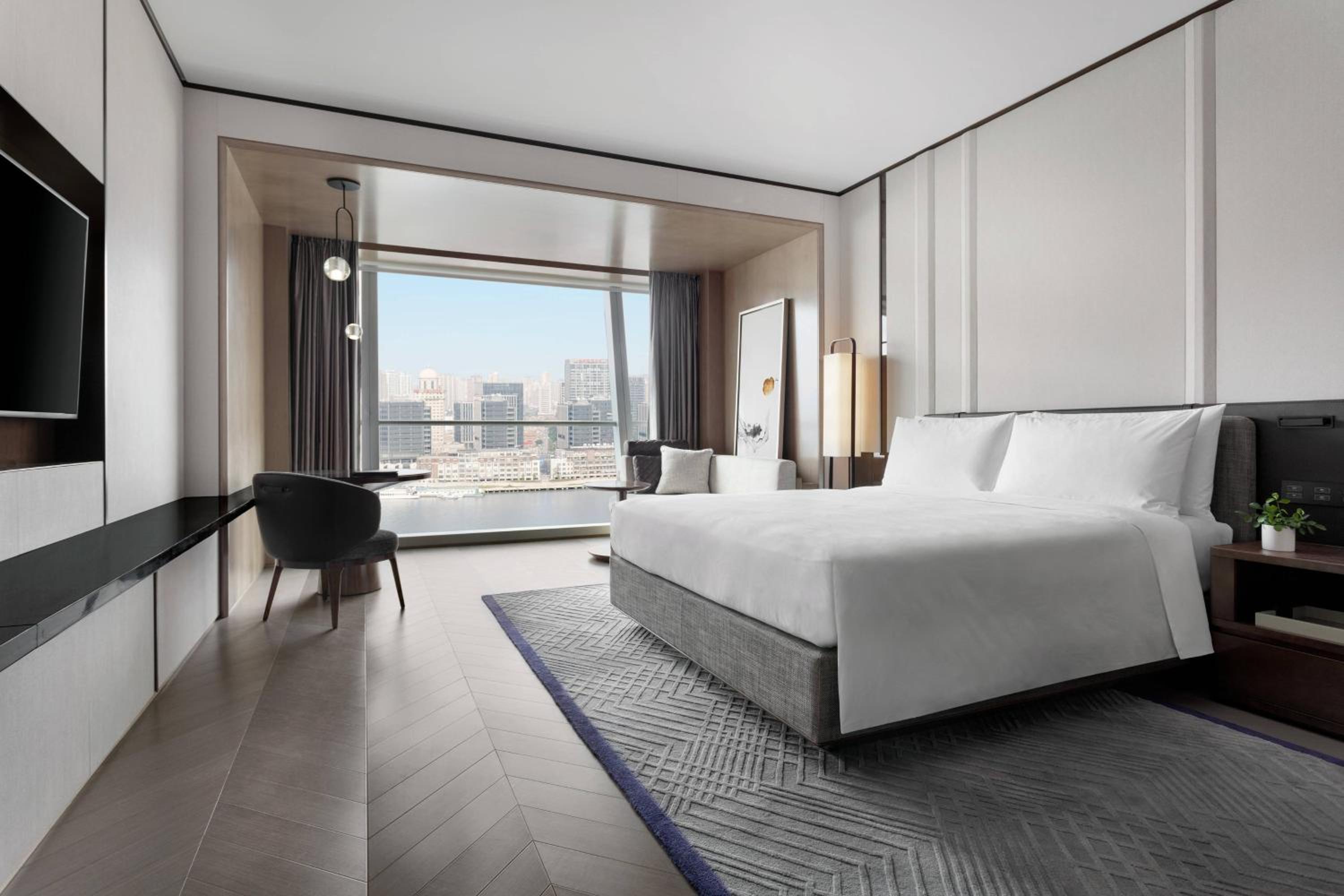 Deluxe King Room with River View