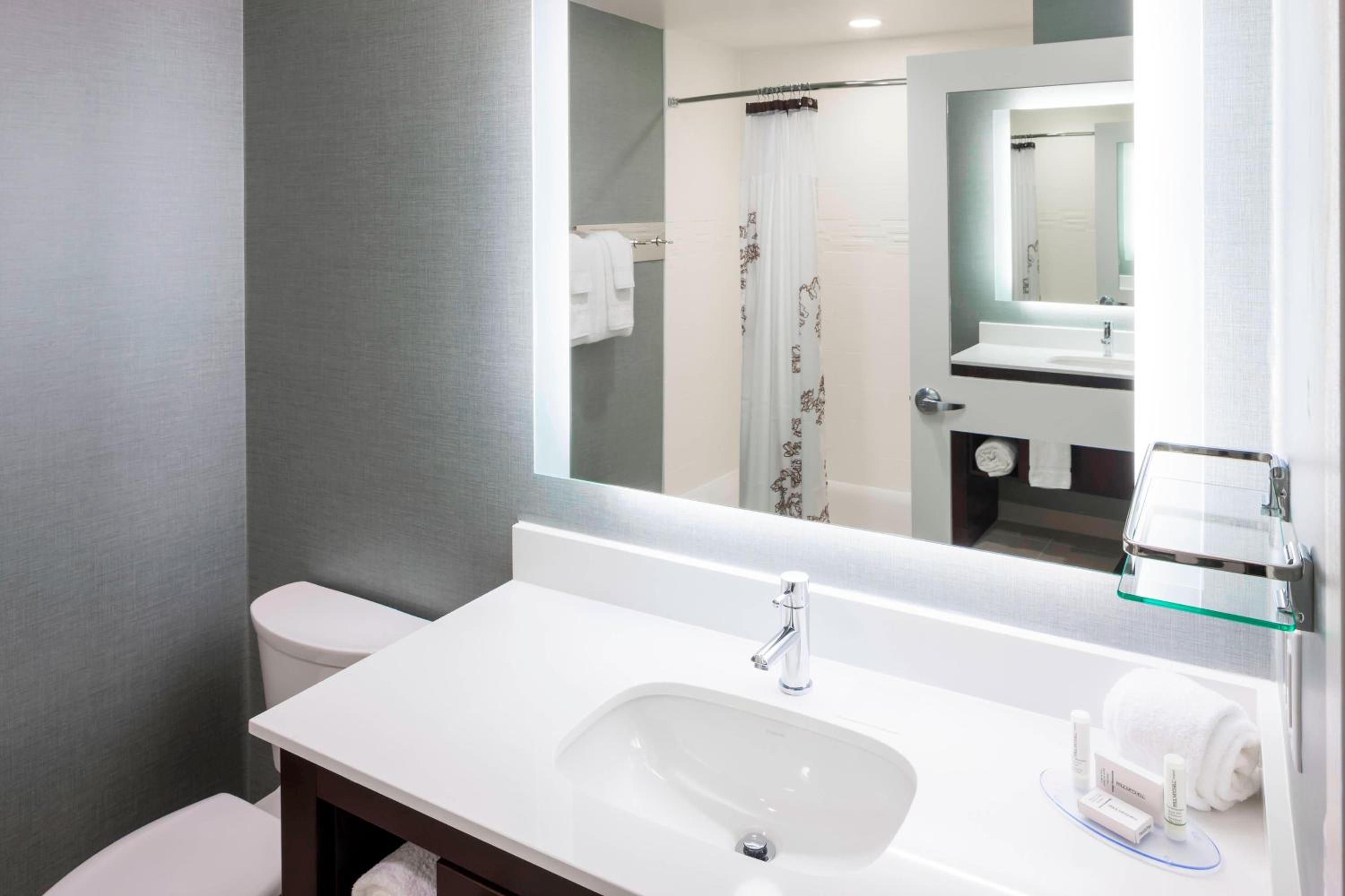 One-Bedroom Suite with Two Queen Beds with Sofa Bed and Roll-In Shower - Mobility Accessible