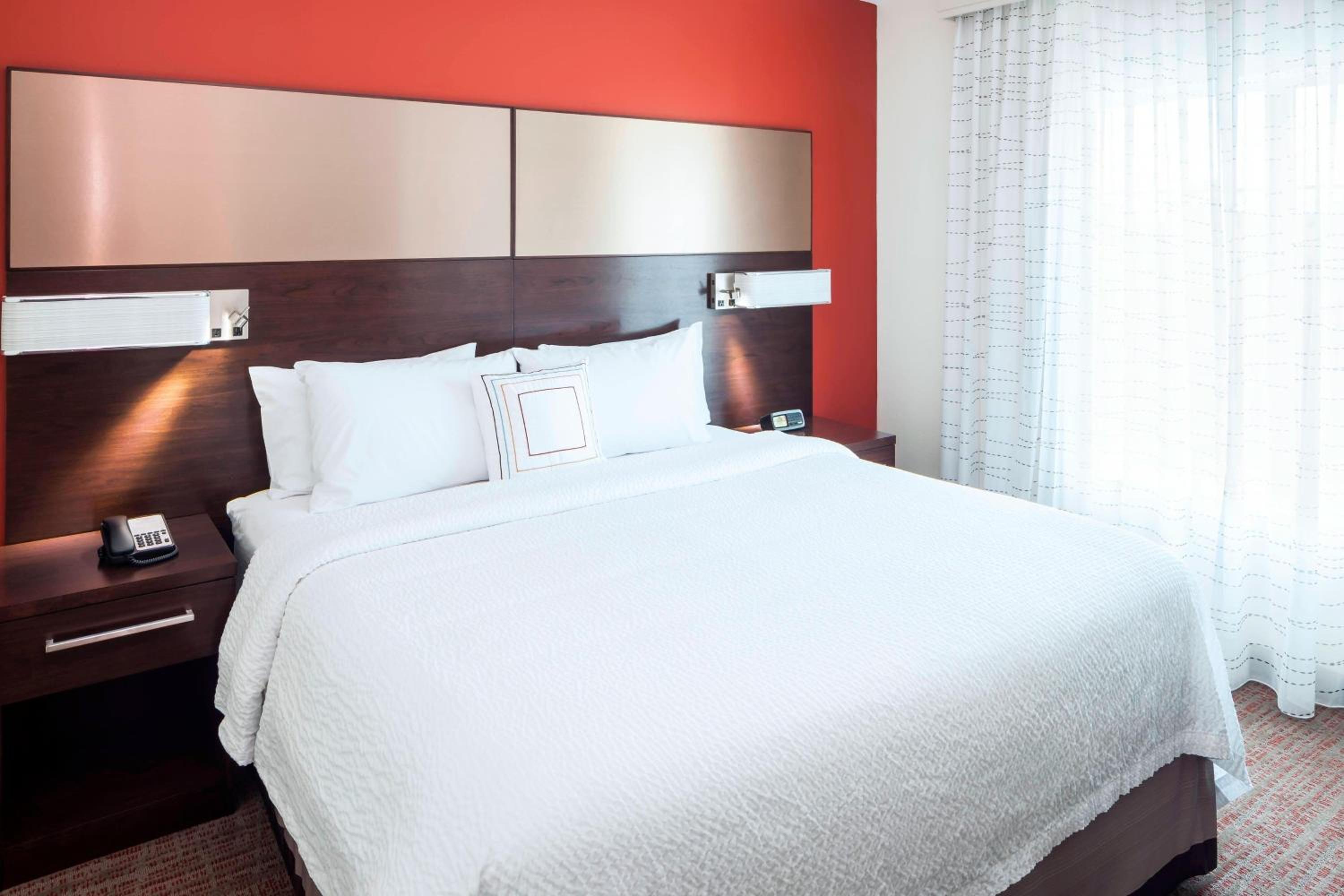 One-Bedroom King Suite with Sofa Bed - Hearing Accessible