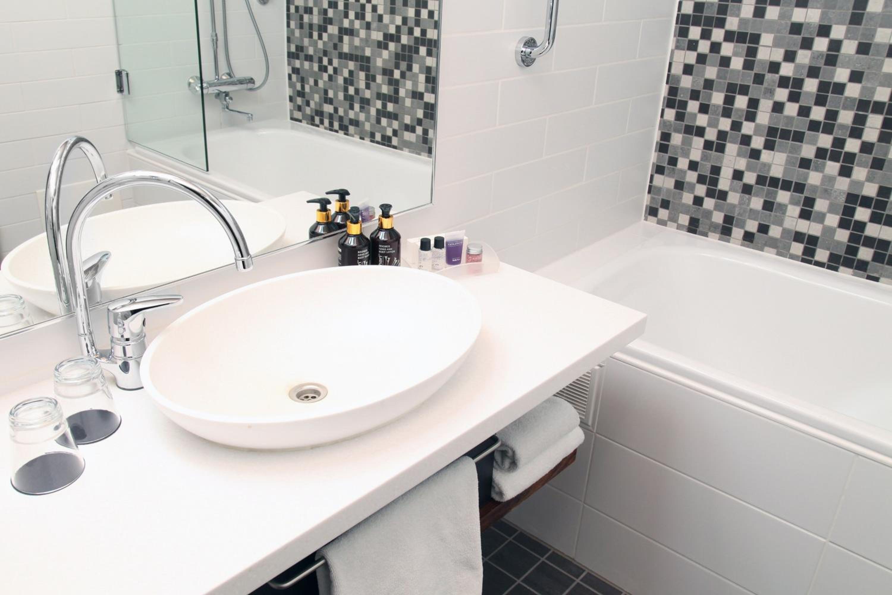 Superior, Guest room, 2 Twin/Single Bed(s) - Photo 11