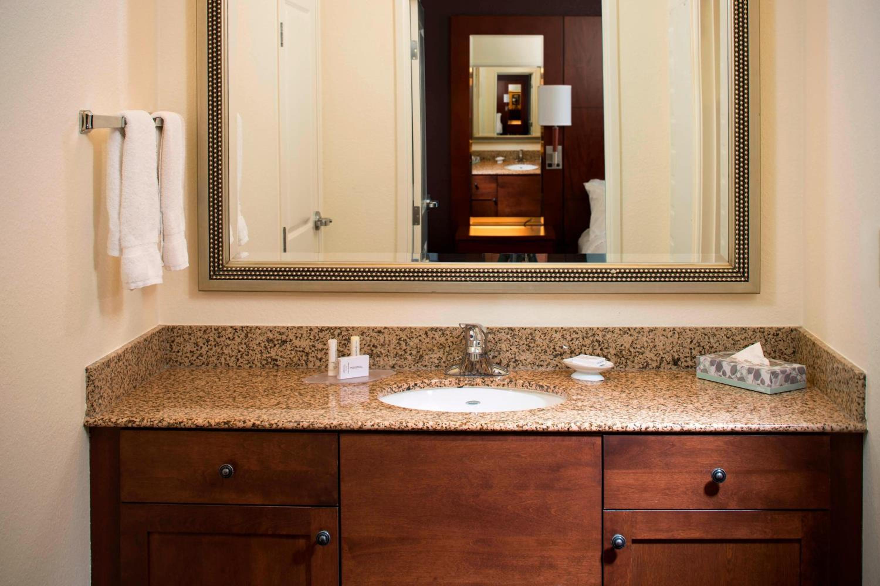 Two-Bedroom Suite - Photo 3