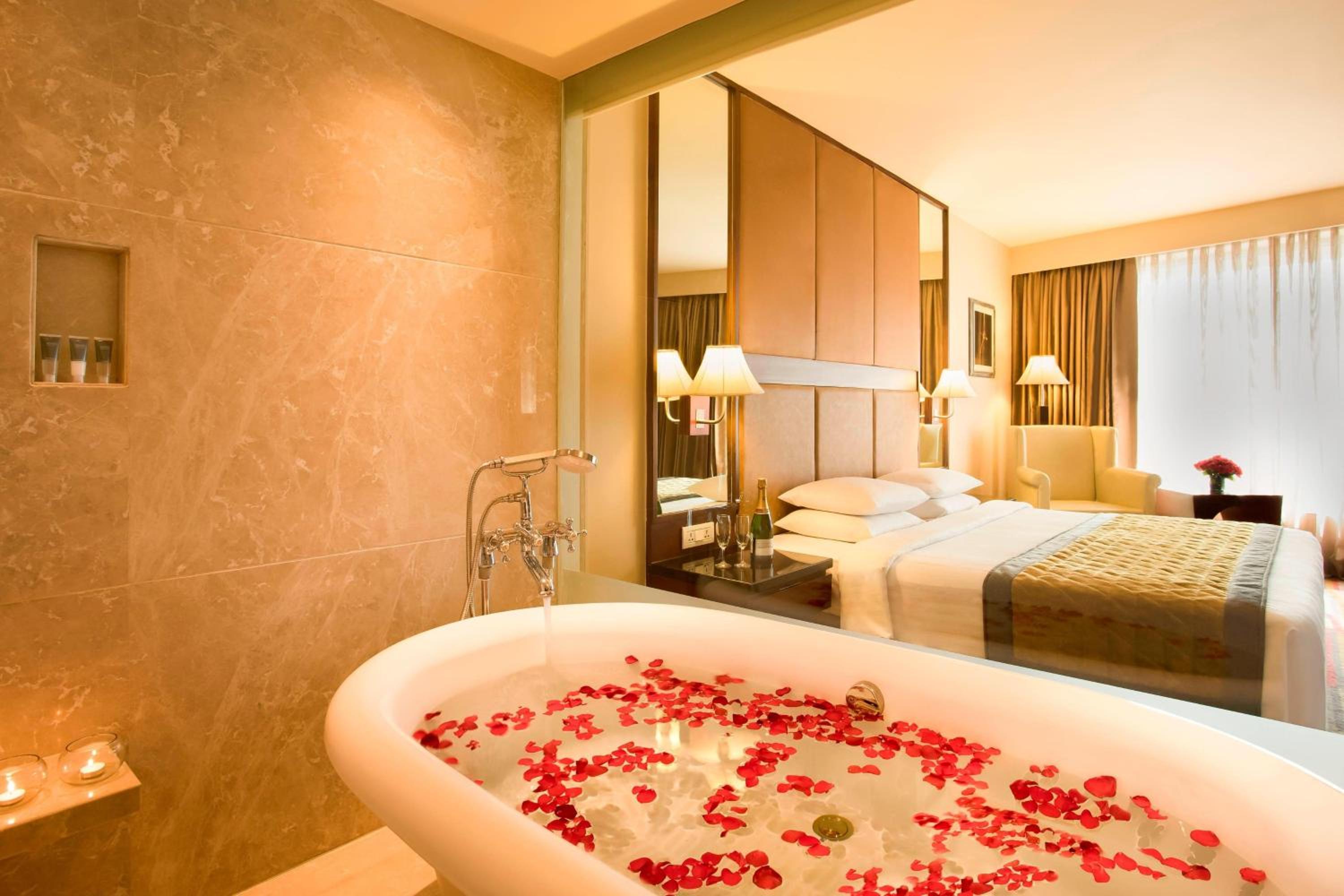 Executive Suite – With One Way Airport Transfer & Lounge Access And With 20 Percent Discount On Food And Beverages Executive Suite – With One Way Airport Transfer & Lounge Access And With 20 Percent Discount On Food And Beverages