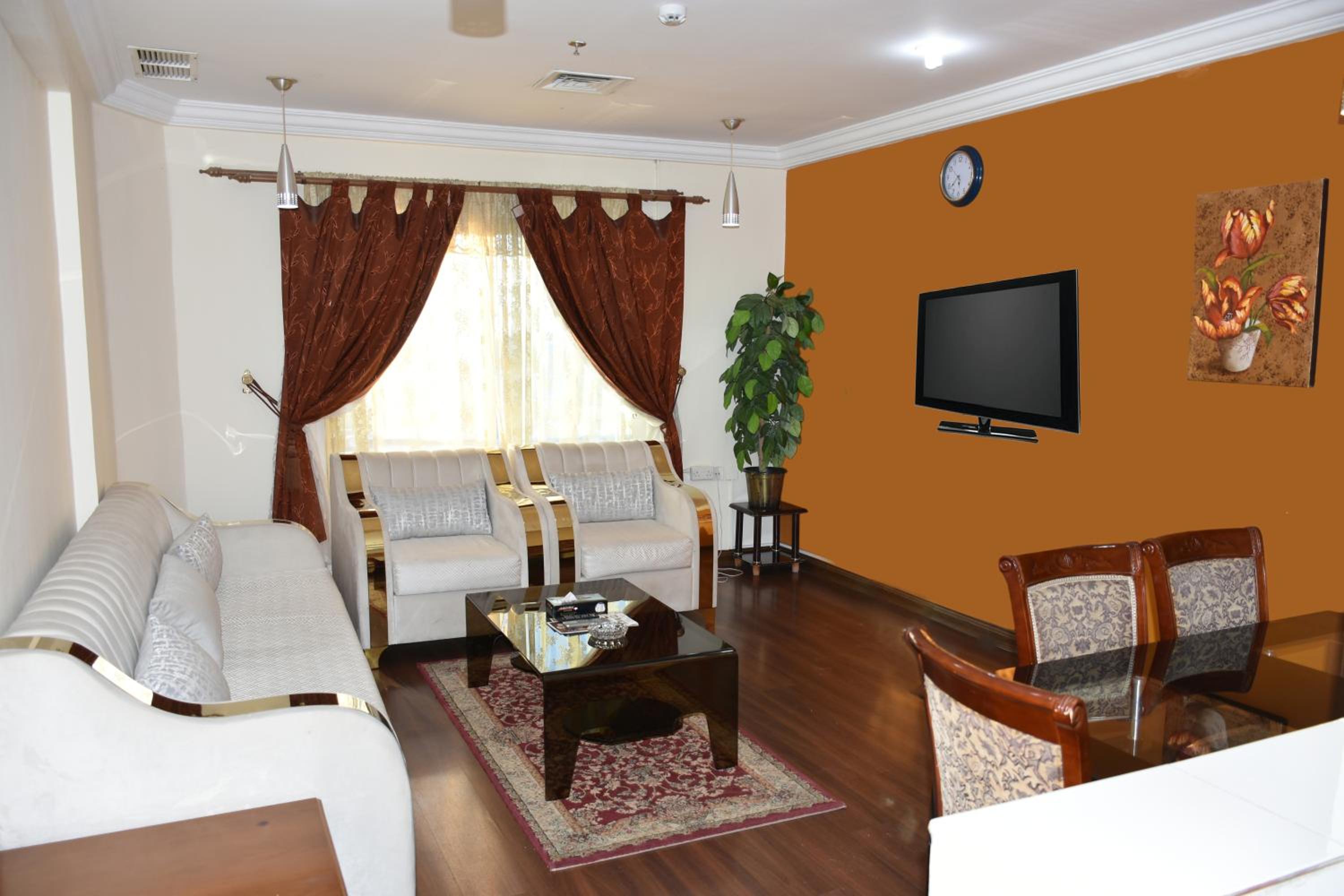 Deluxe Two-Bedroom Apartment - Photo 22
