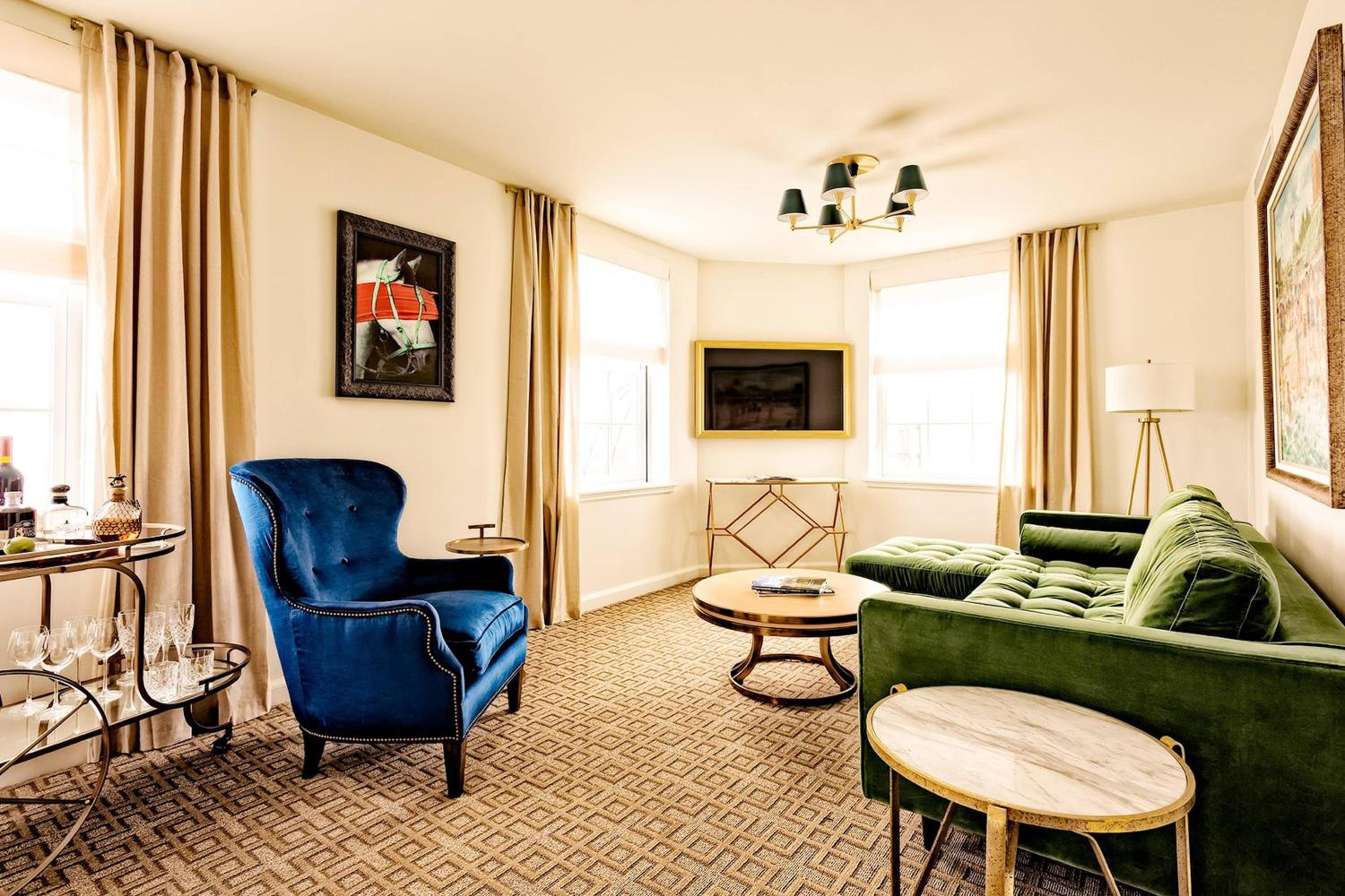 One-Bedroom King Suite photo 2