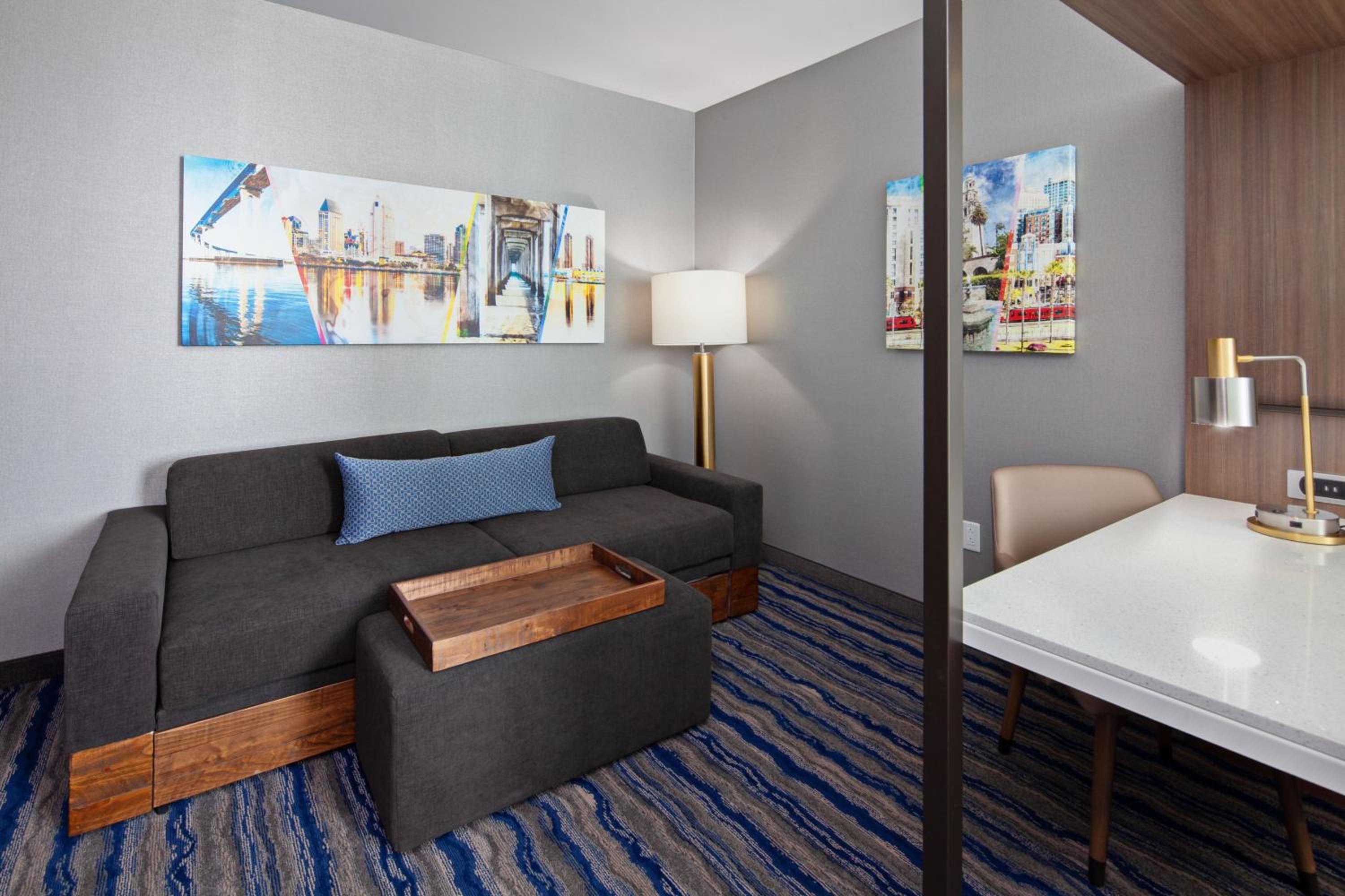 Suite with Trundle Bed and Roll-in Shower - Mobility and Hearing Accessible - Photo 4