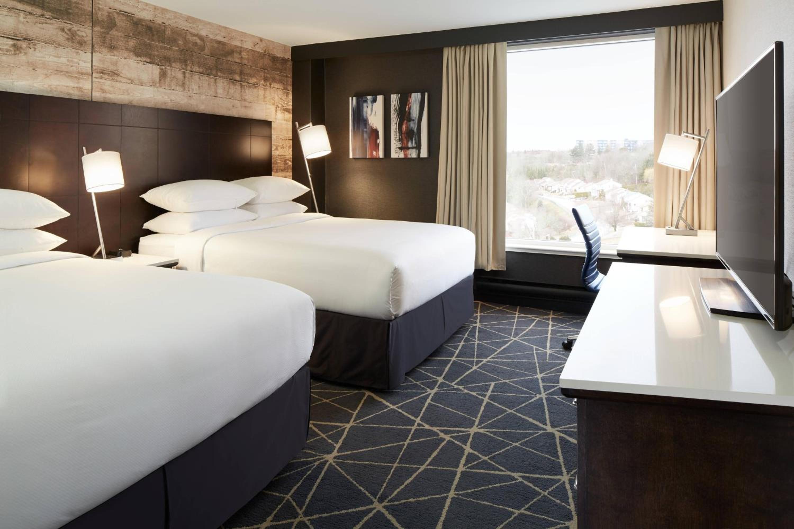 Deluxe King Room - Photo 4