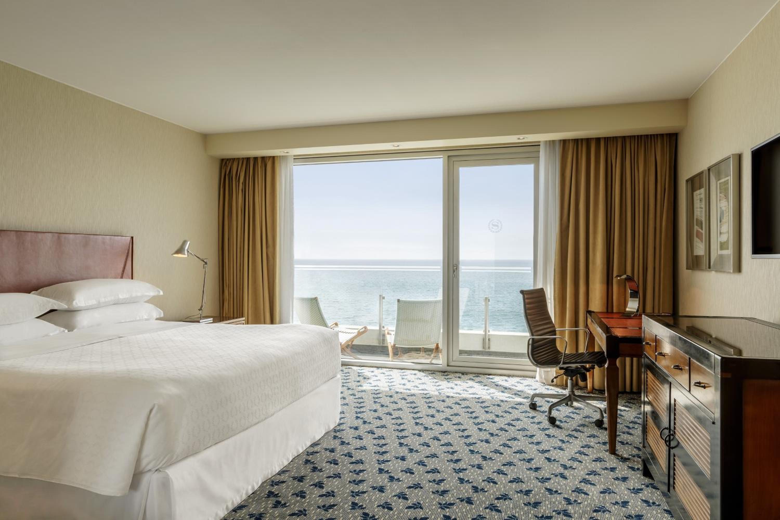 Presidential, 1 Bedroom Presidential Suite, 1 King, Balcony photo 2
