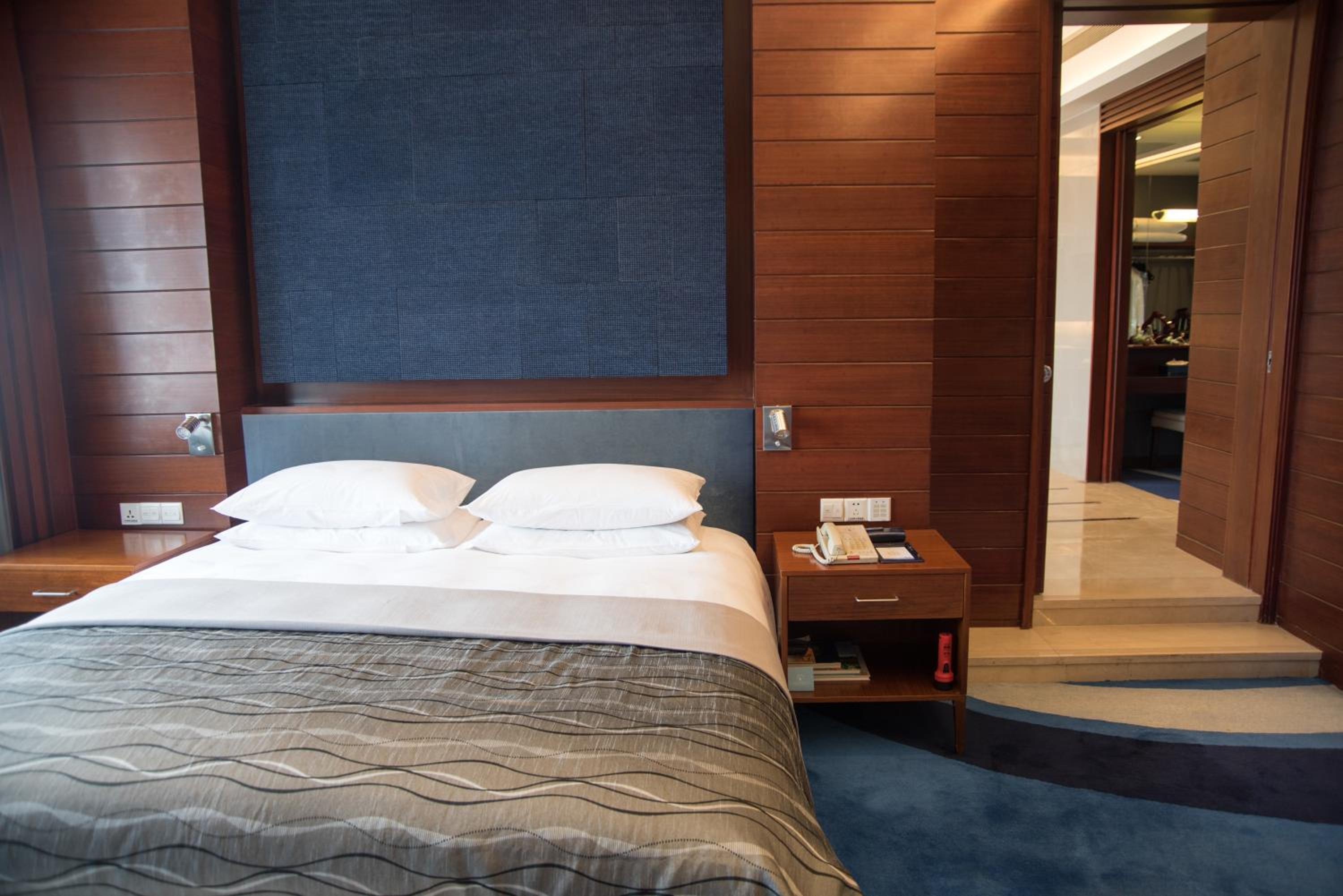 Ocean Superior Business suite room photo 2