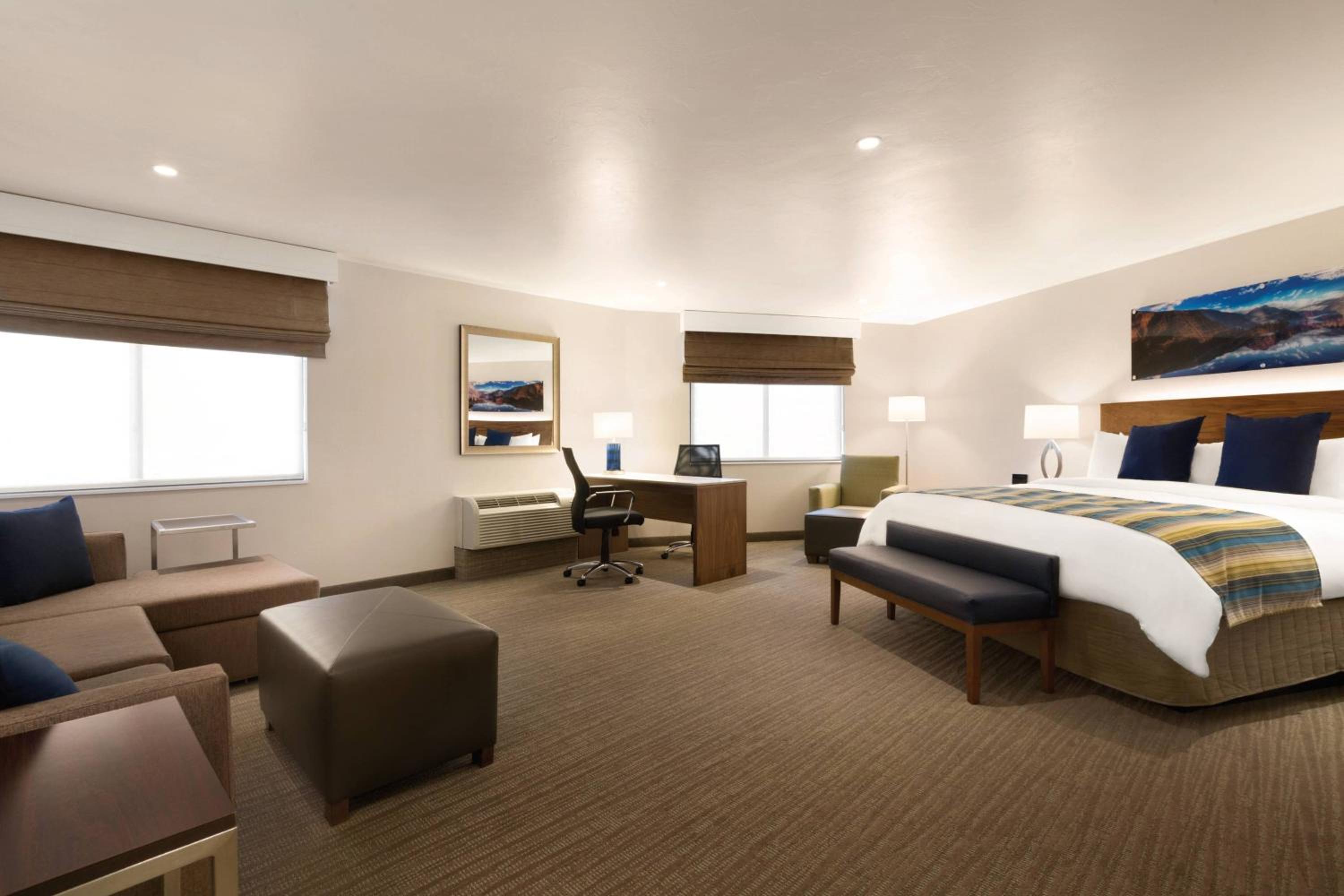 King Room with Sofa Bed - Photo 1