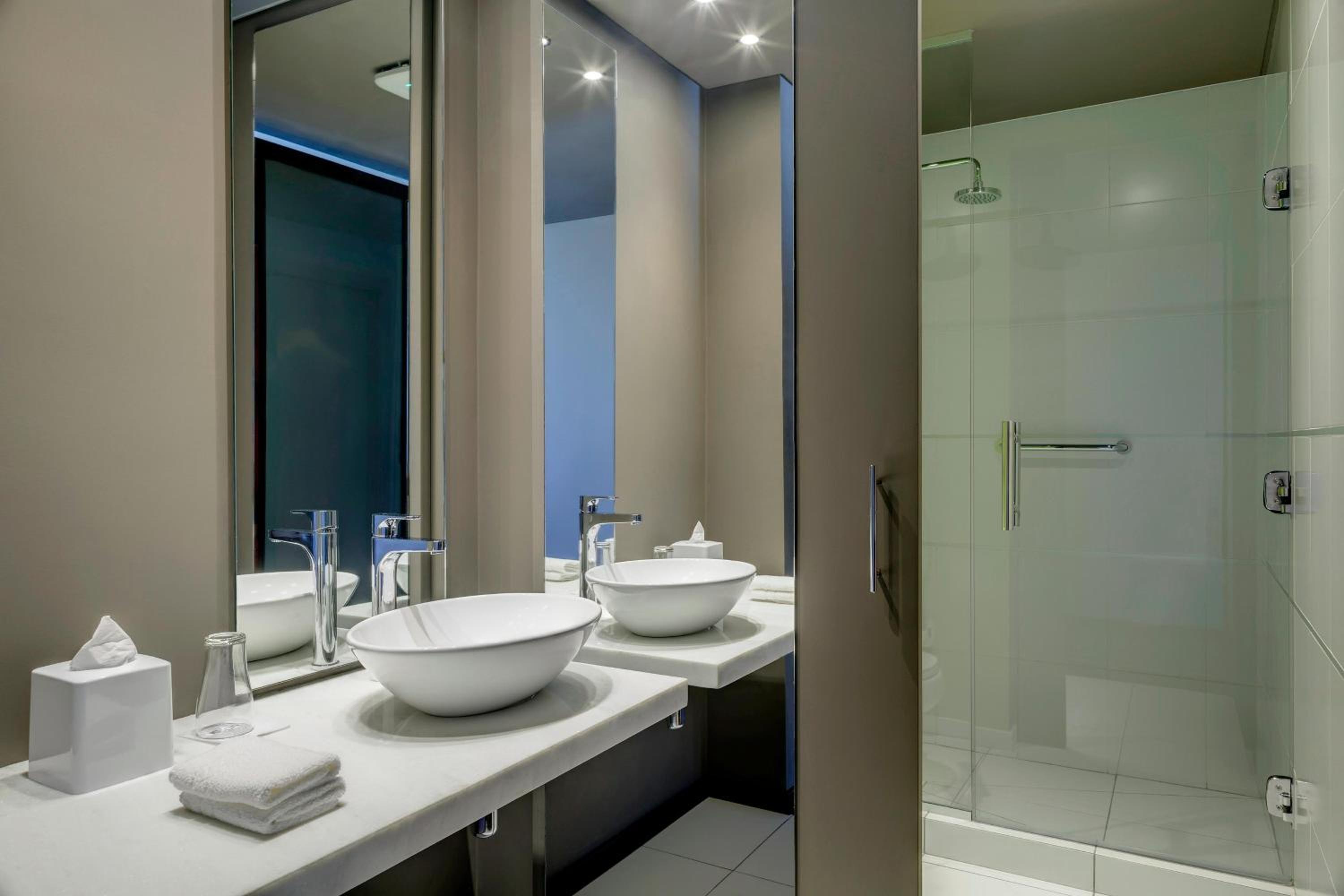 ALOFT, Guest room, 2 Queen, City view photo 2