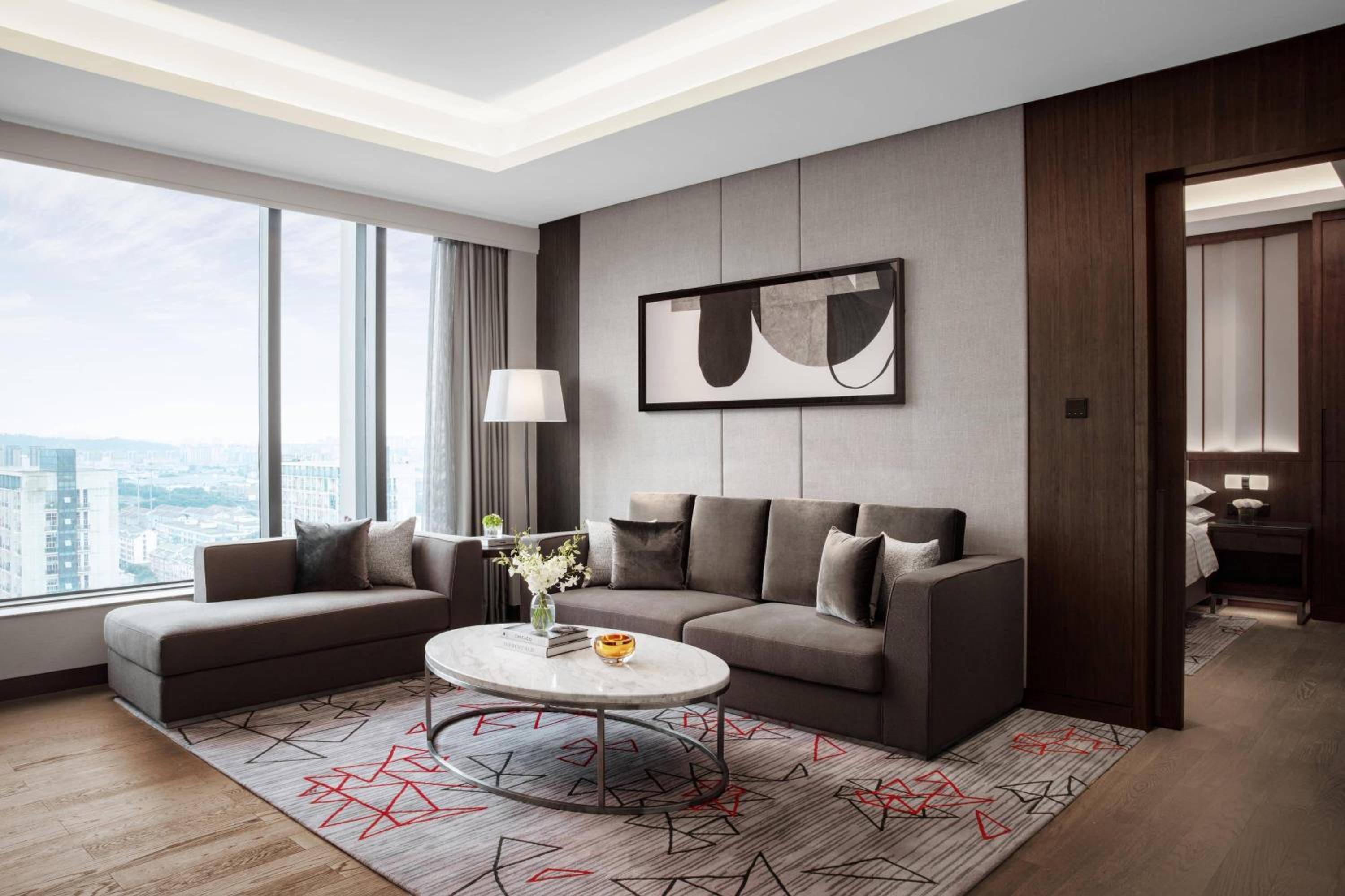 Executive Suite-Executive Lounge Access - Photo 2