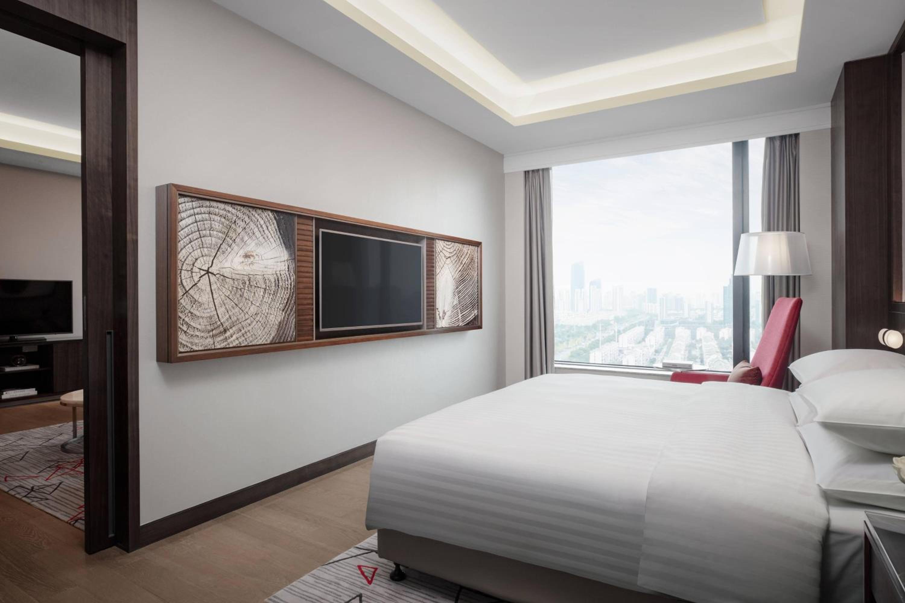 Executive Suite-Executive Lounge Access - Photo 3