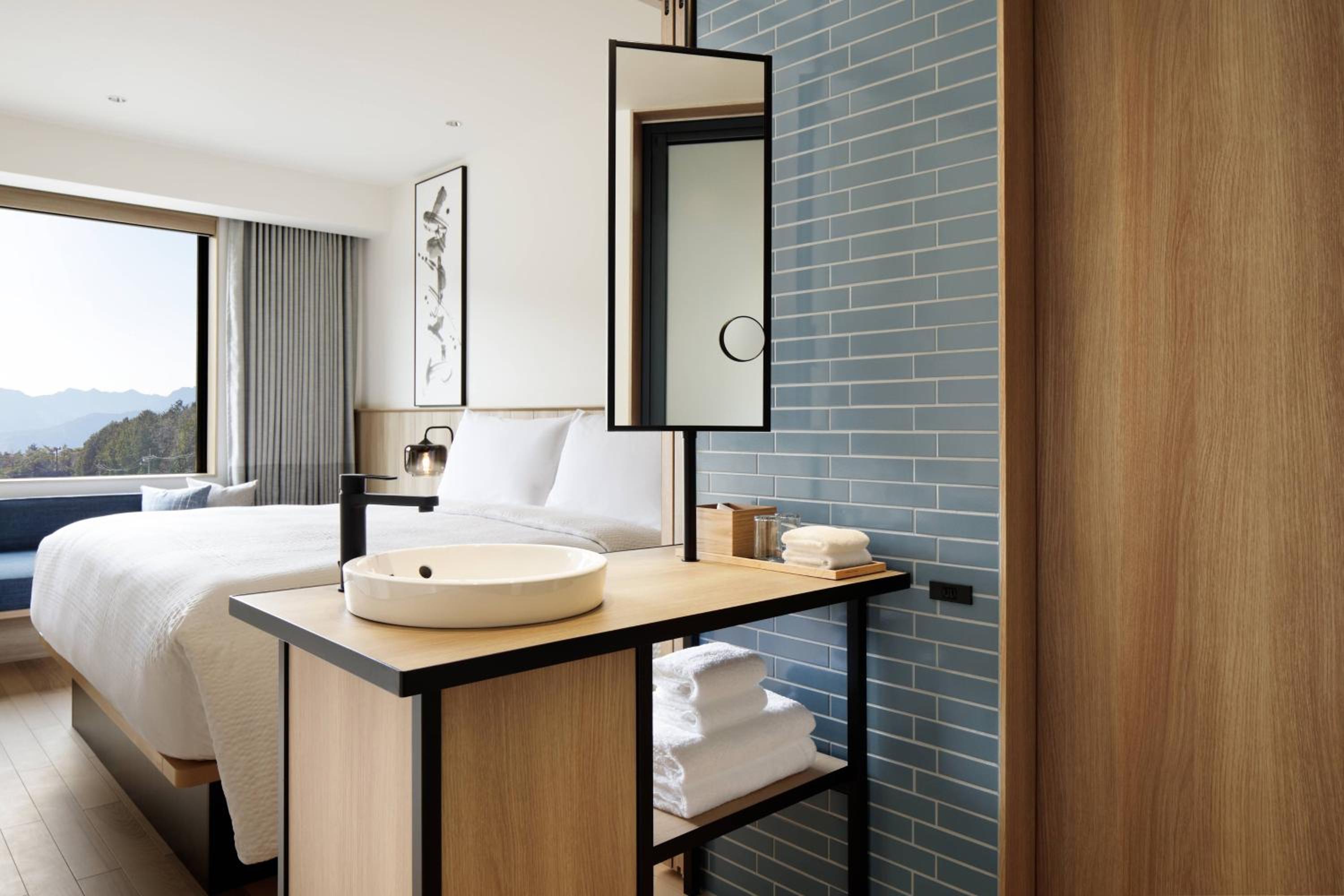 Standard King Room - Photo 2