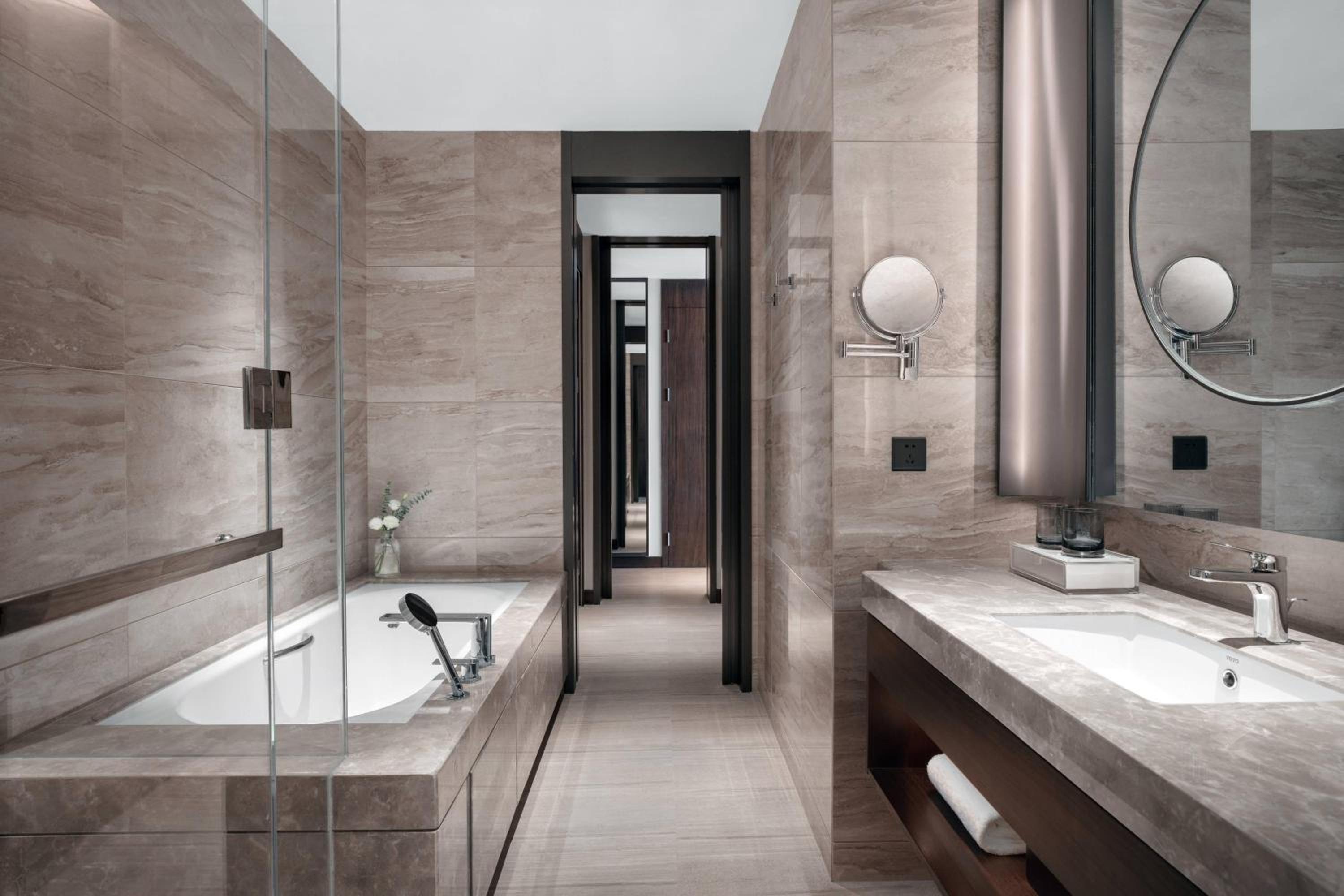 Executive Suite-Executive Lounge Access - Photo 4
