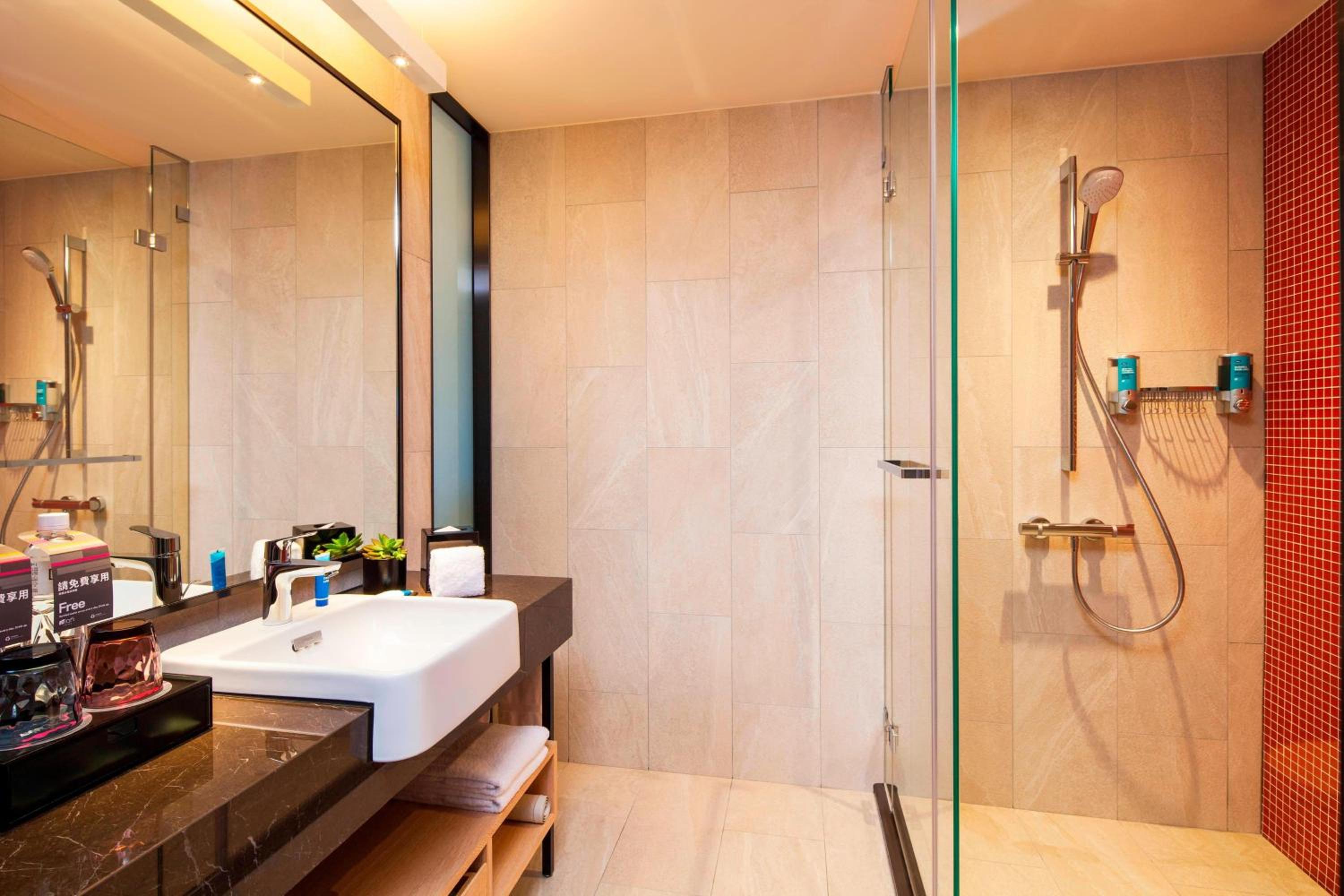 Savvy King Room