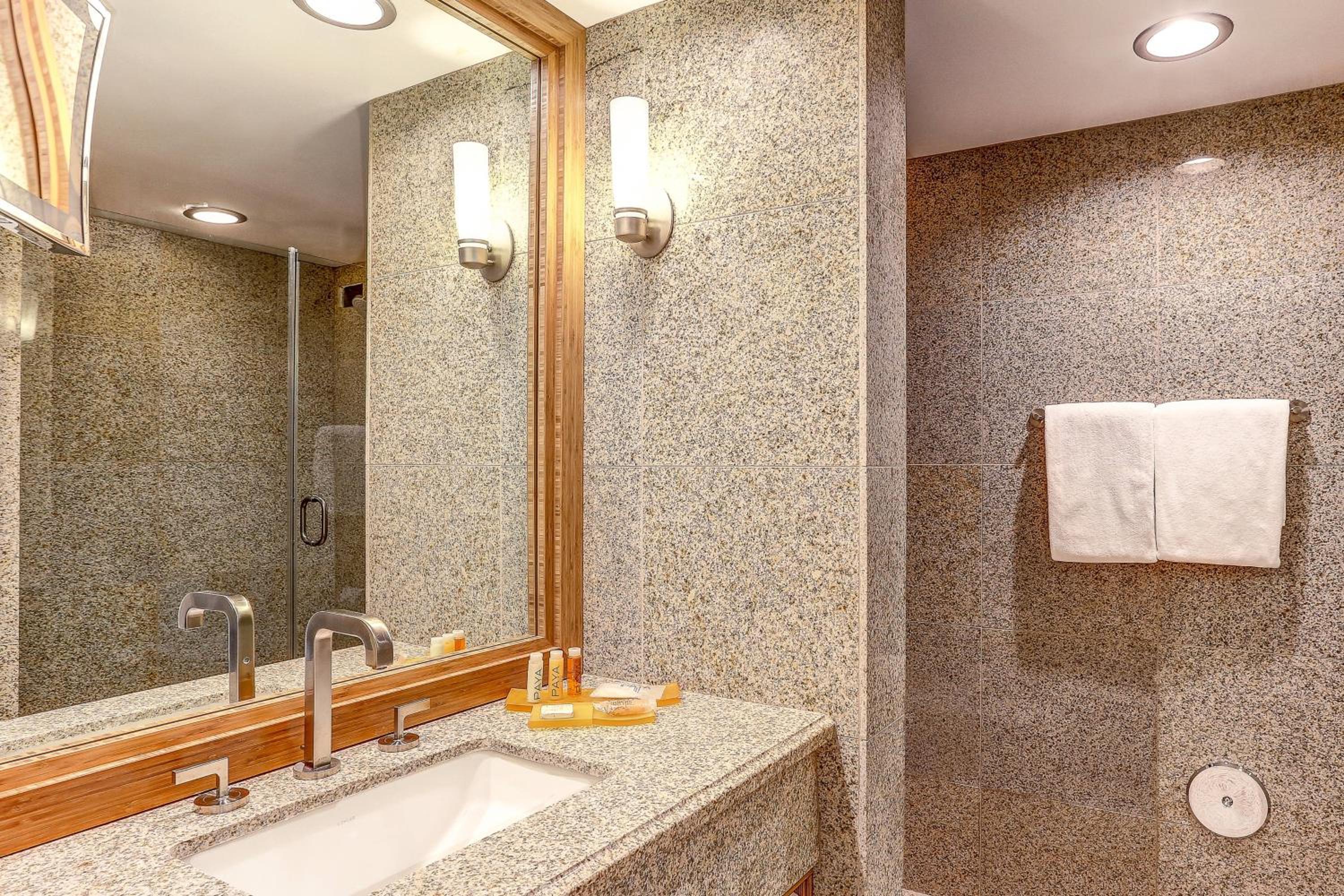 Terrace Queen, Guest room, 2 Queen, No view, Ground floor - Photo 3