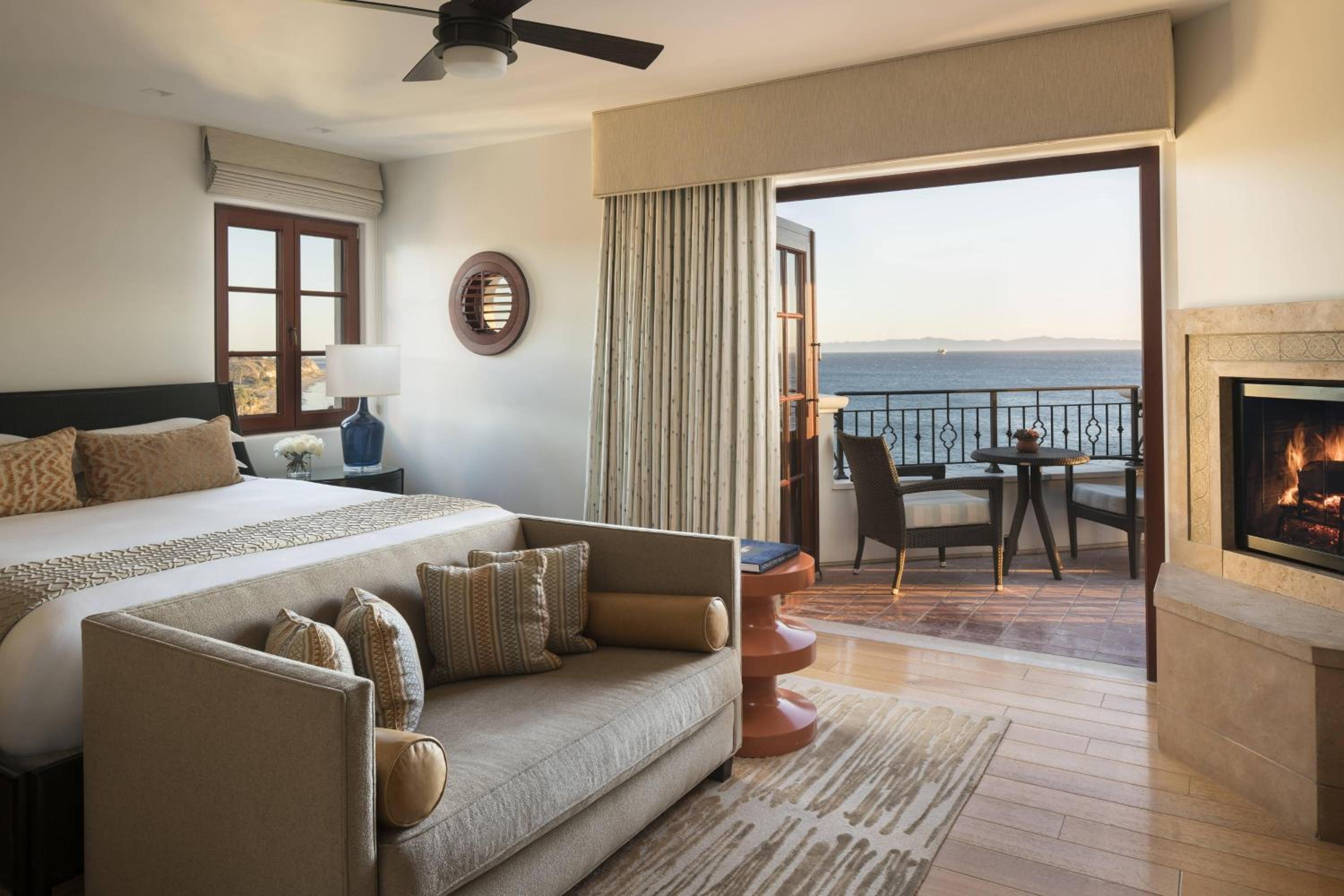 Two Bedroom Penthouse Suite with Ocean view, Fireplace and Balcony   photo 2