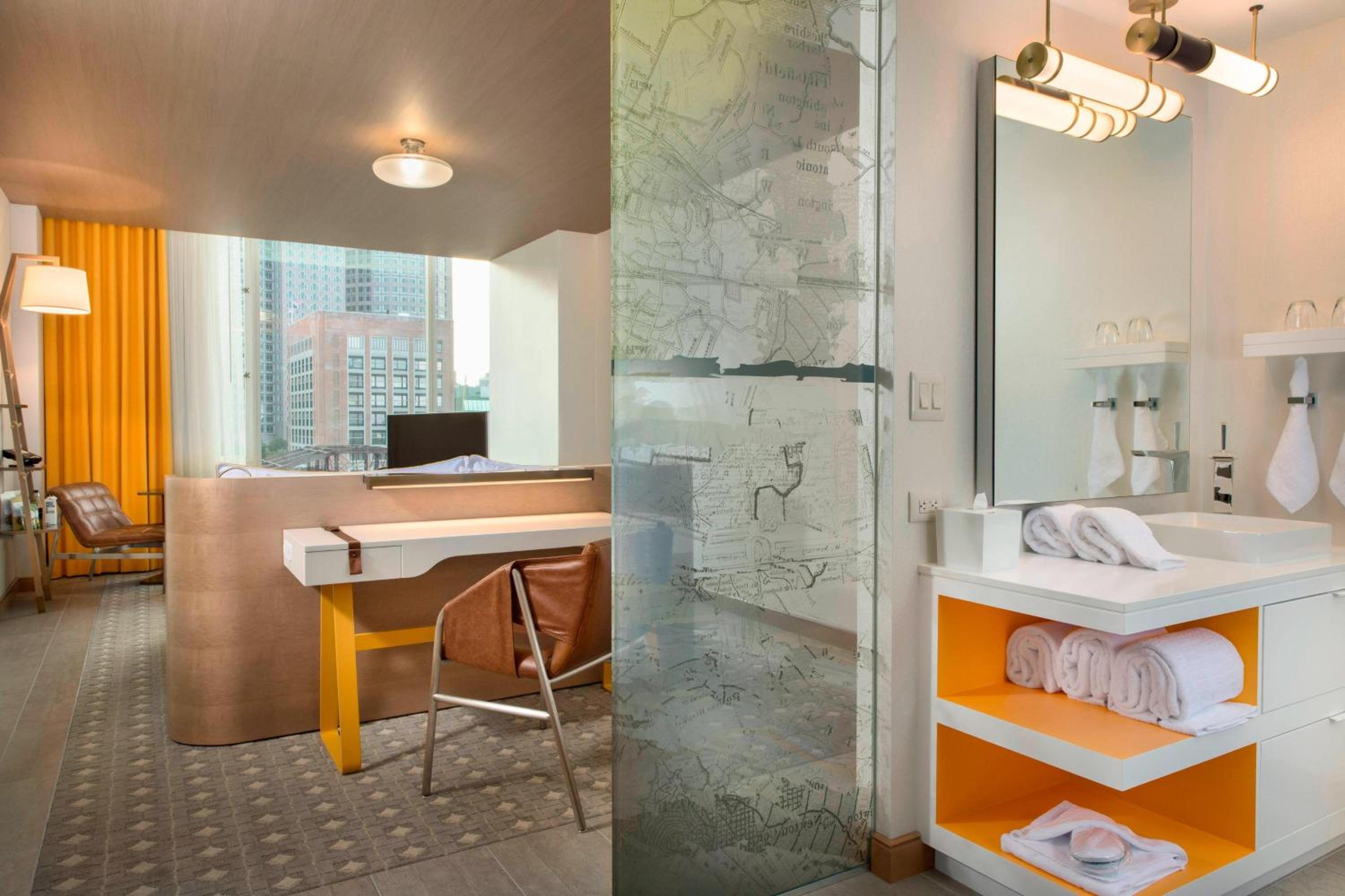 Deluxe King Room with Water View - Hearing Accessible