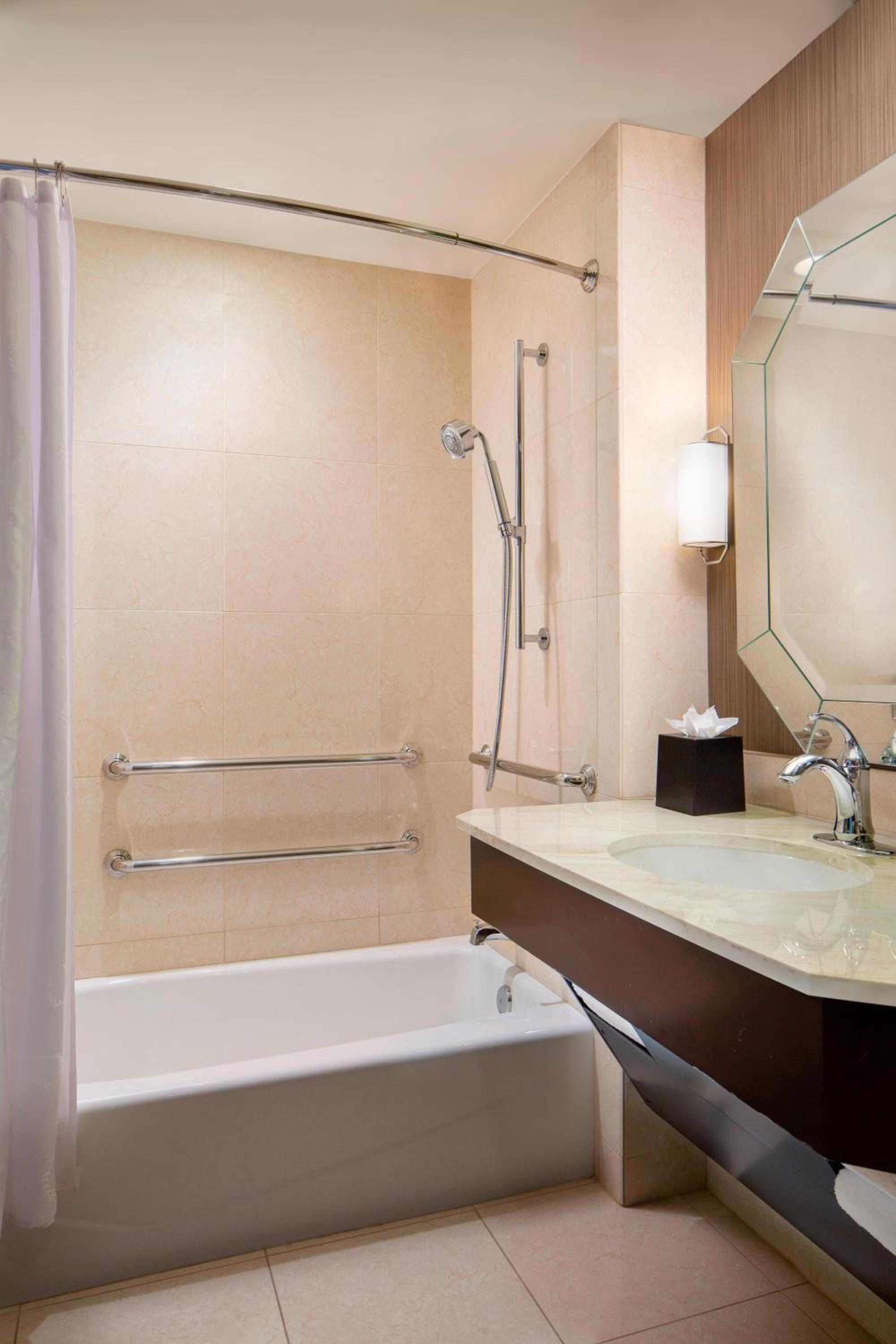 Traditional Two Doubles, Guest room, 2 Double