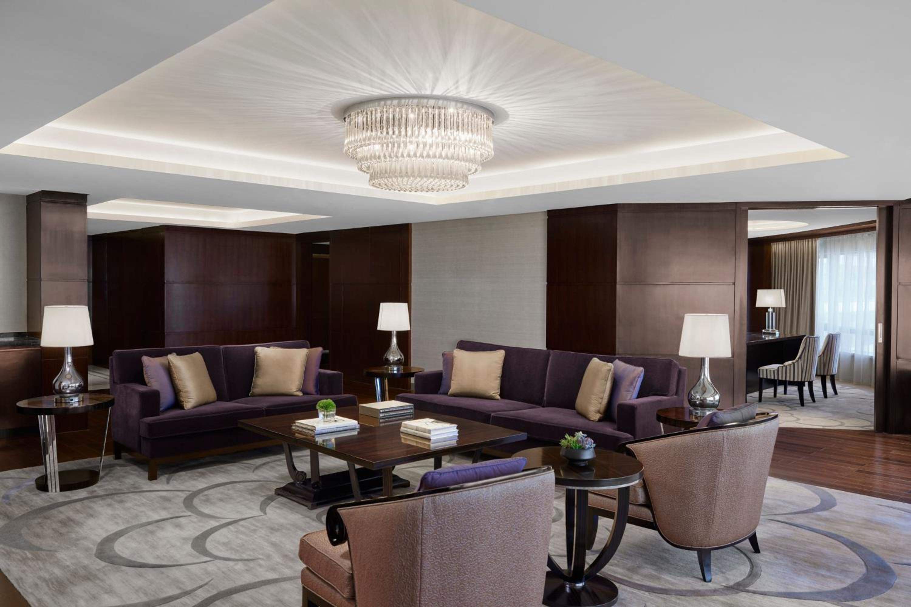 Ambassador Suite photo 2
