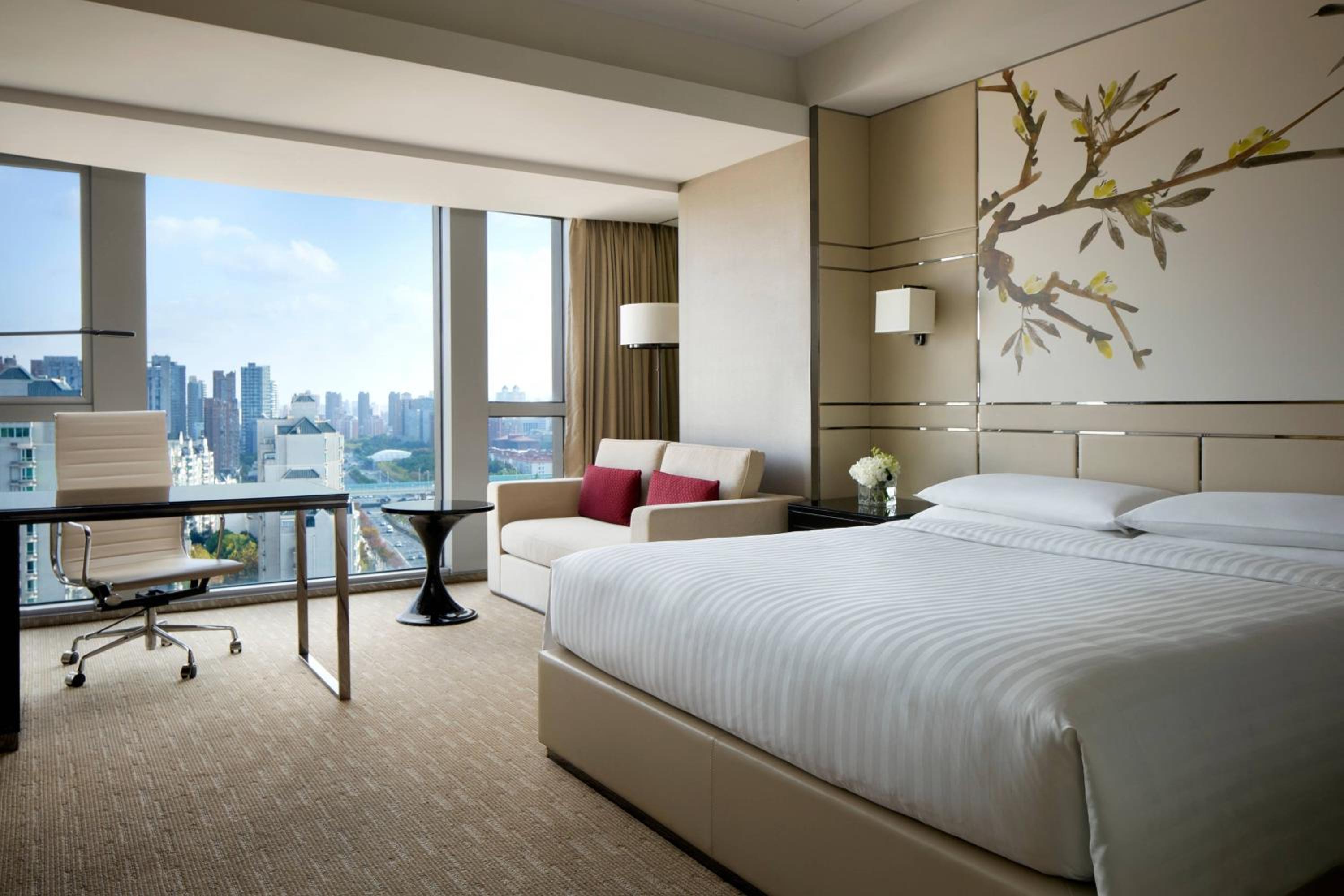Executive King Room with Lounge Access photo 1