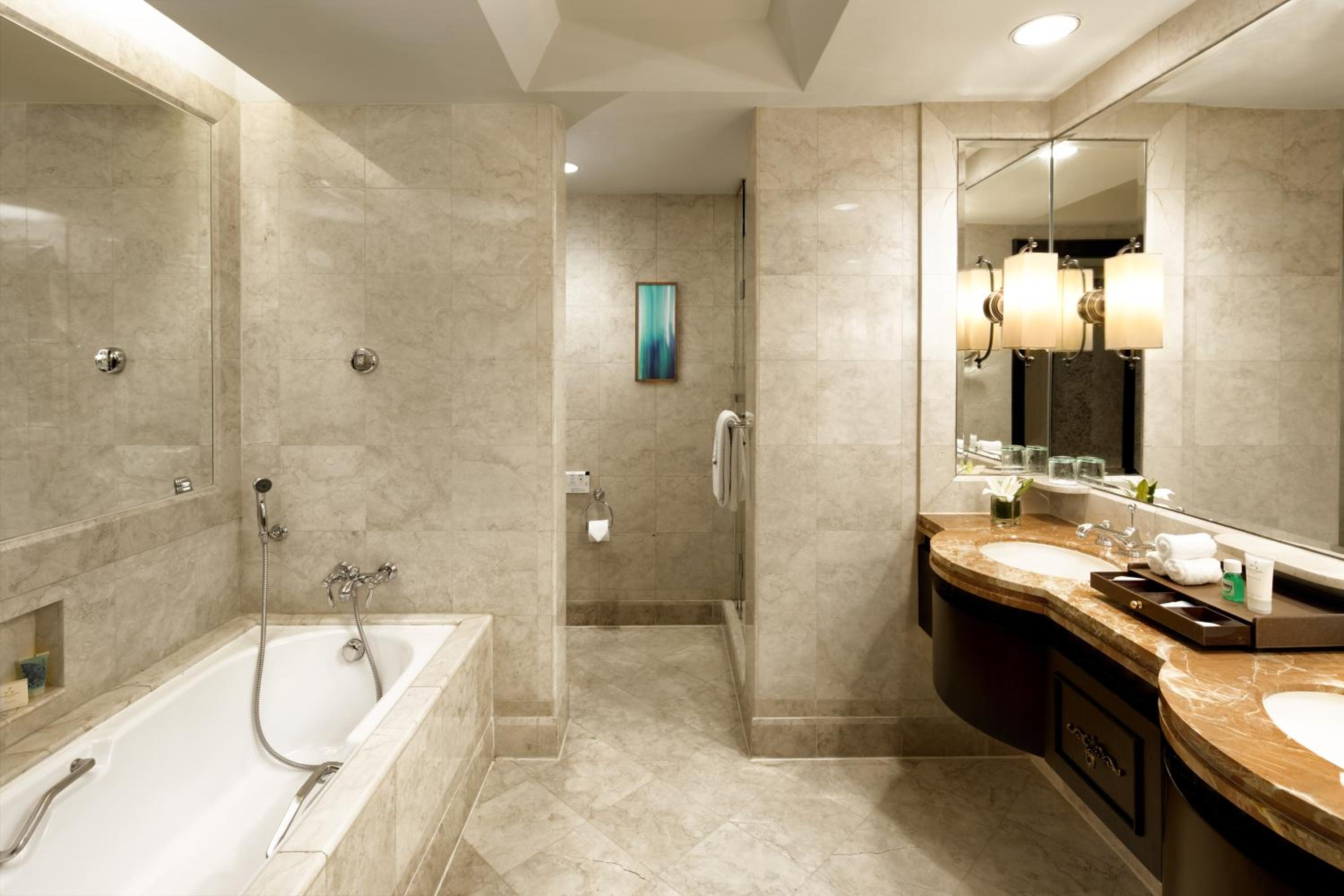Studio Executive Suite - Photo 2