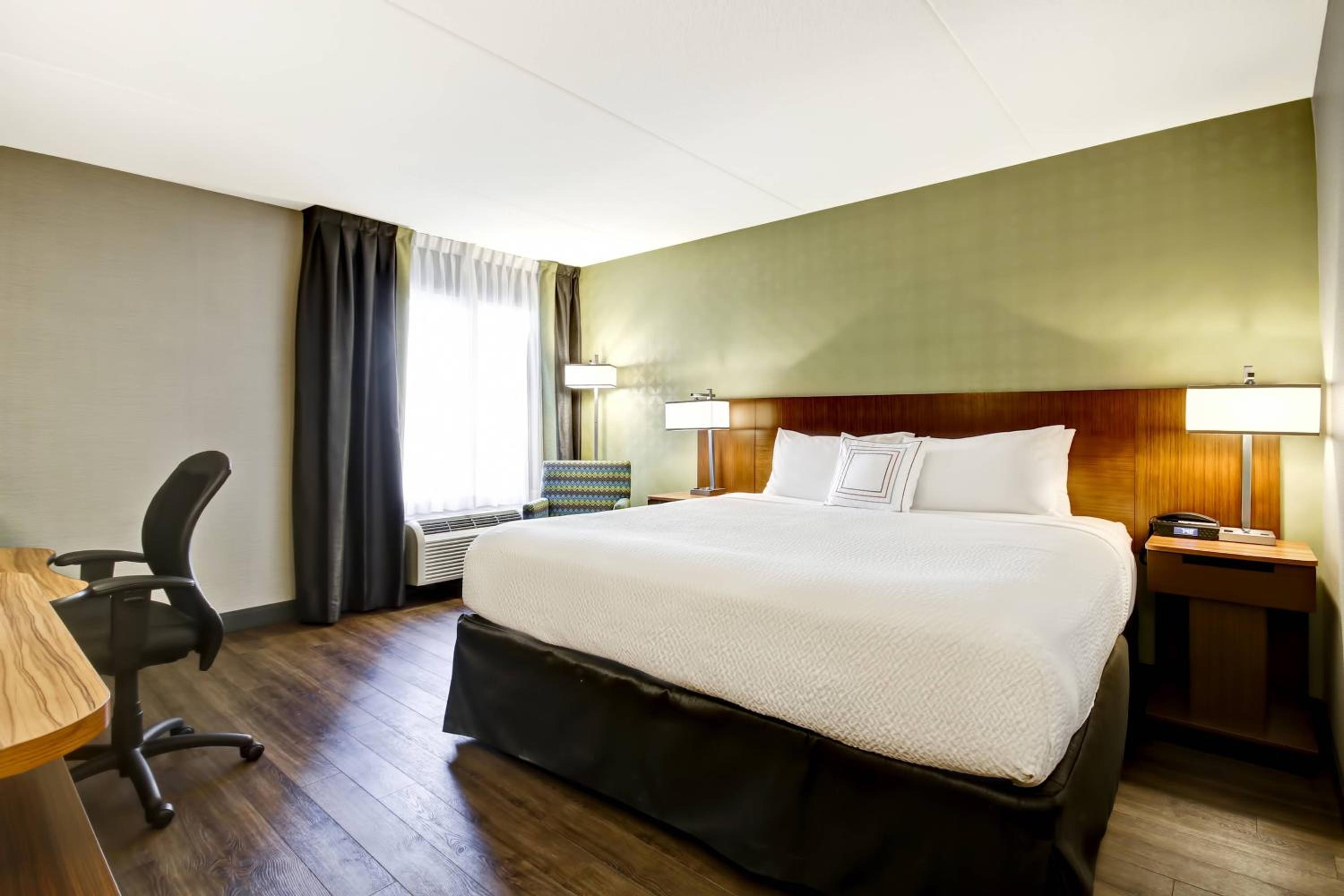 Guest Room, 1 King