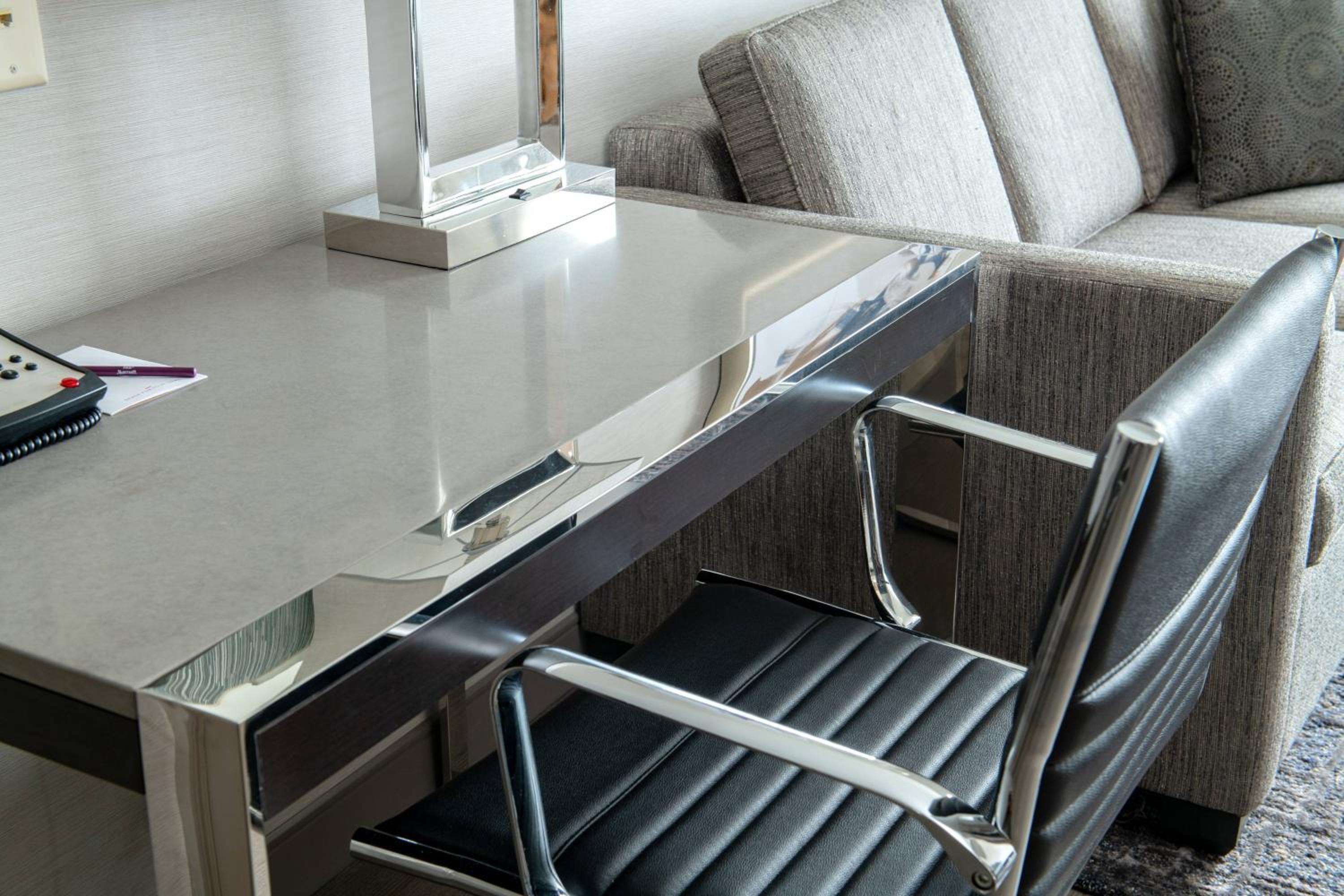 One-Bedroom King Suite with Sofa Bed and Adapted Tub - Mobility and Hearing Accessible photo 2