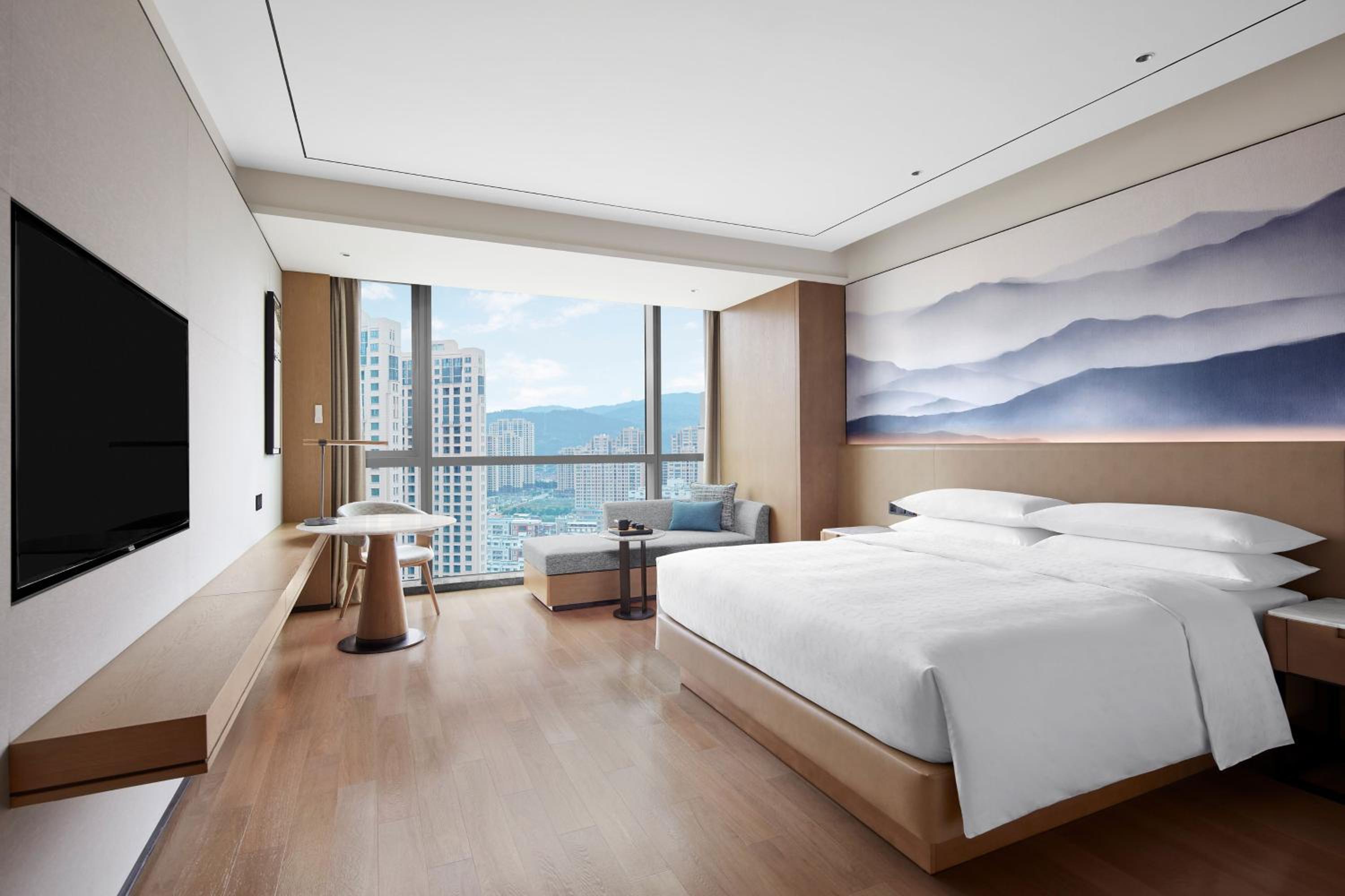 Superior King, City view - Photo 1